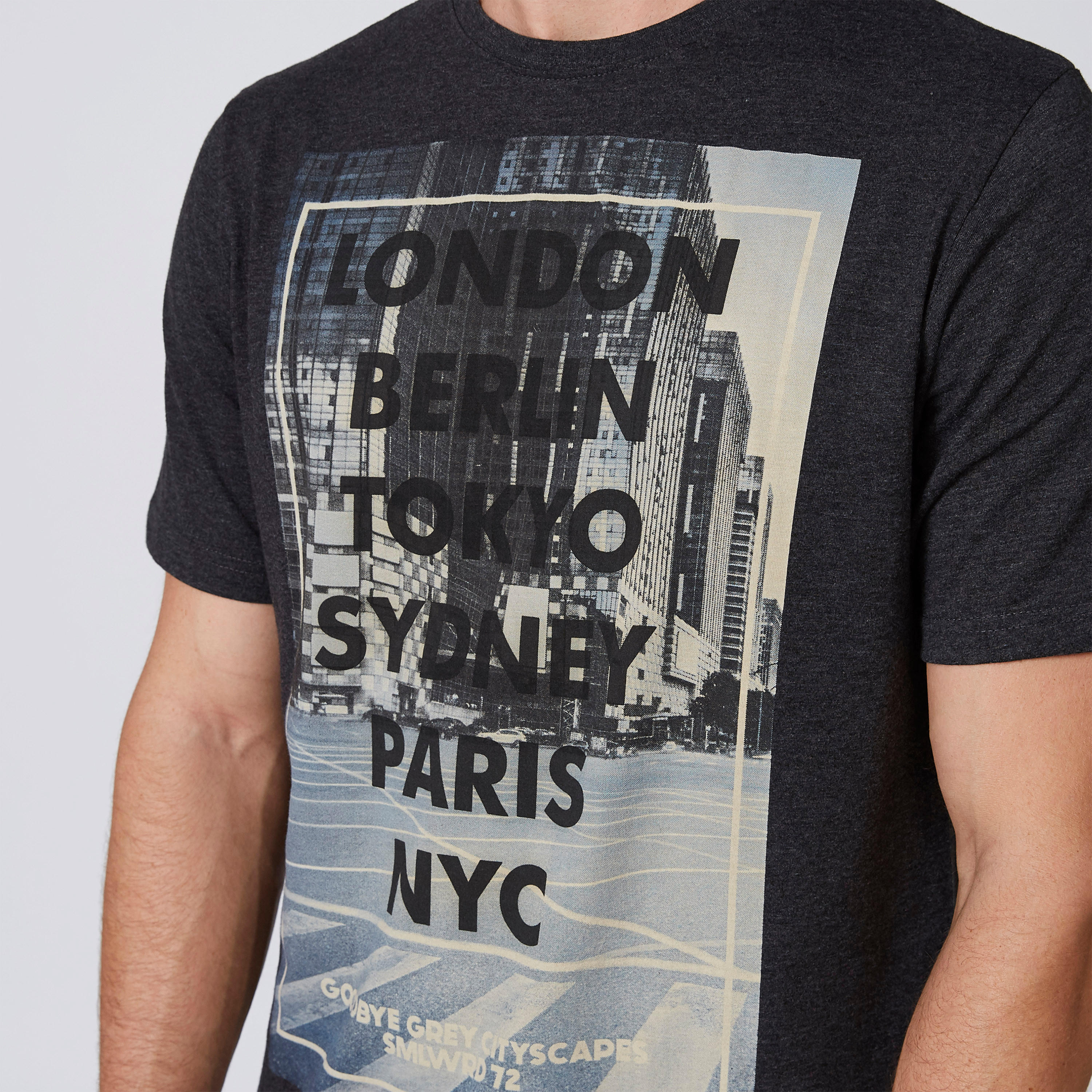 تيشيرت مستدام سليم بطبعات وياقة مستديرة-men-clothing-tshirtsandpolos-tshirts-image-4