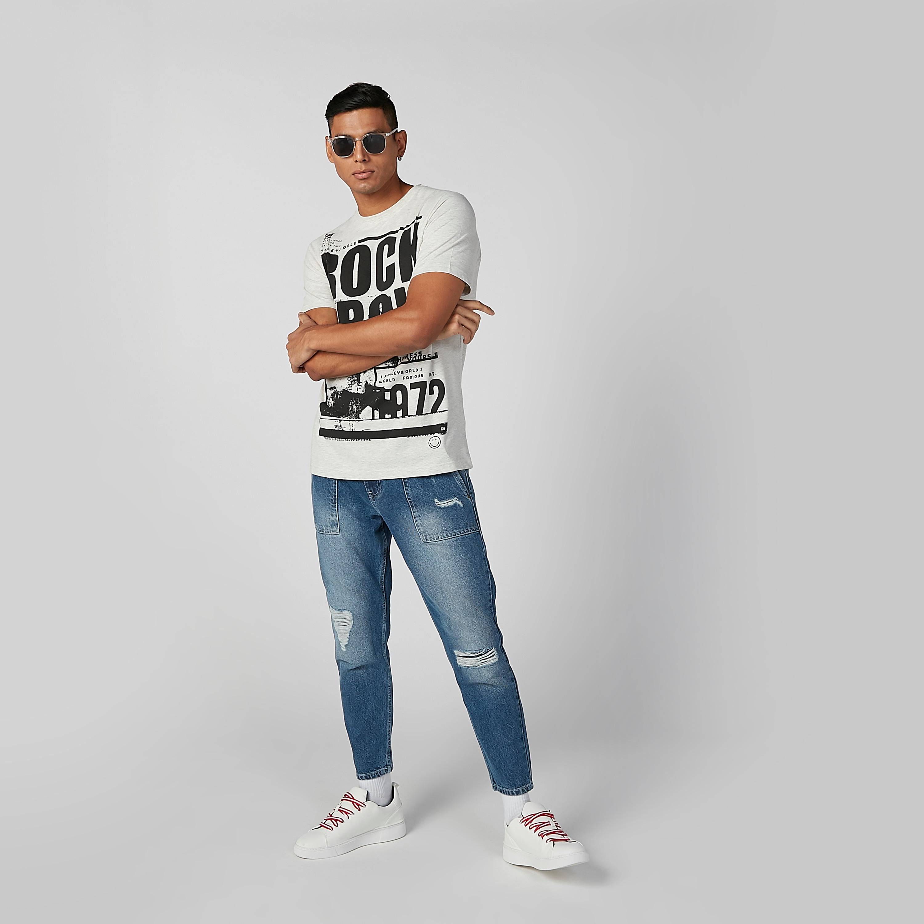 Sustainable Smiley World Slim Fit Printed T-shirt with Crew Neck-men-clothing-tshirtsandpolos-tshirts-image-3