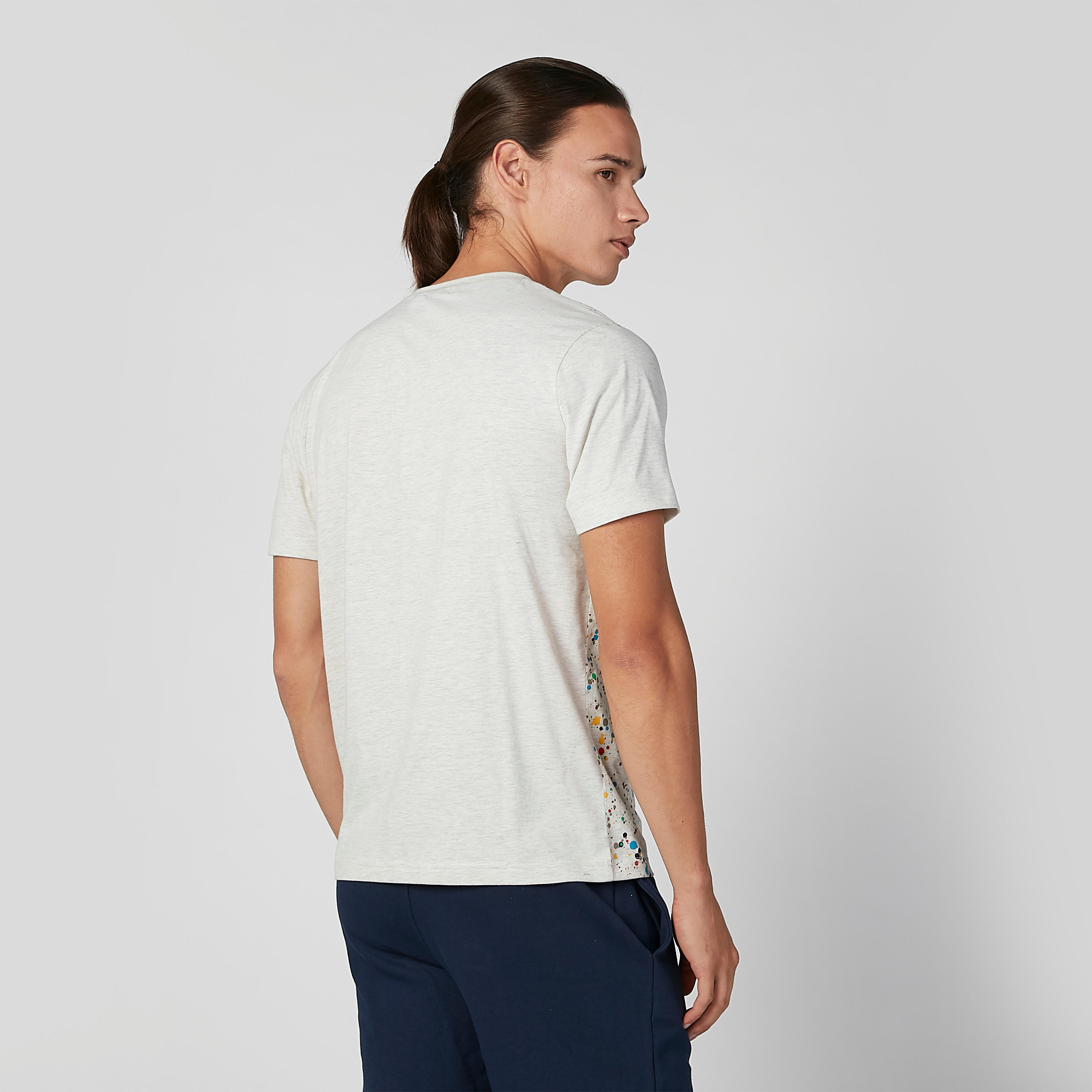 تيشيرت مستدام بياقة ضيّقة وطبعات سمايلي وورلد -men-clothing-tshirtsandpolos-tshirts-image-3