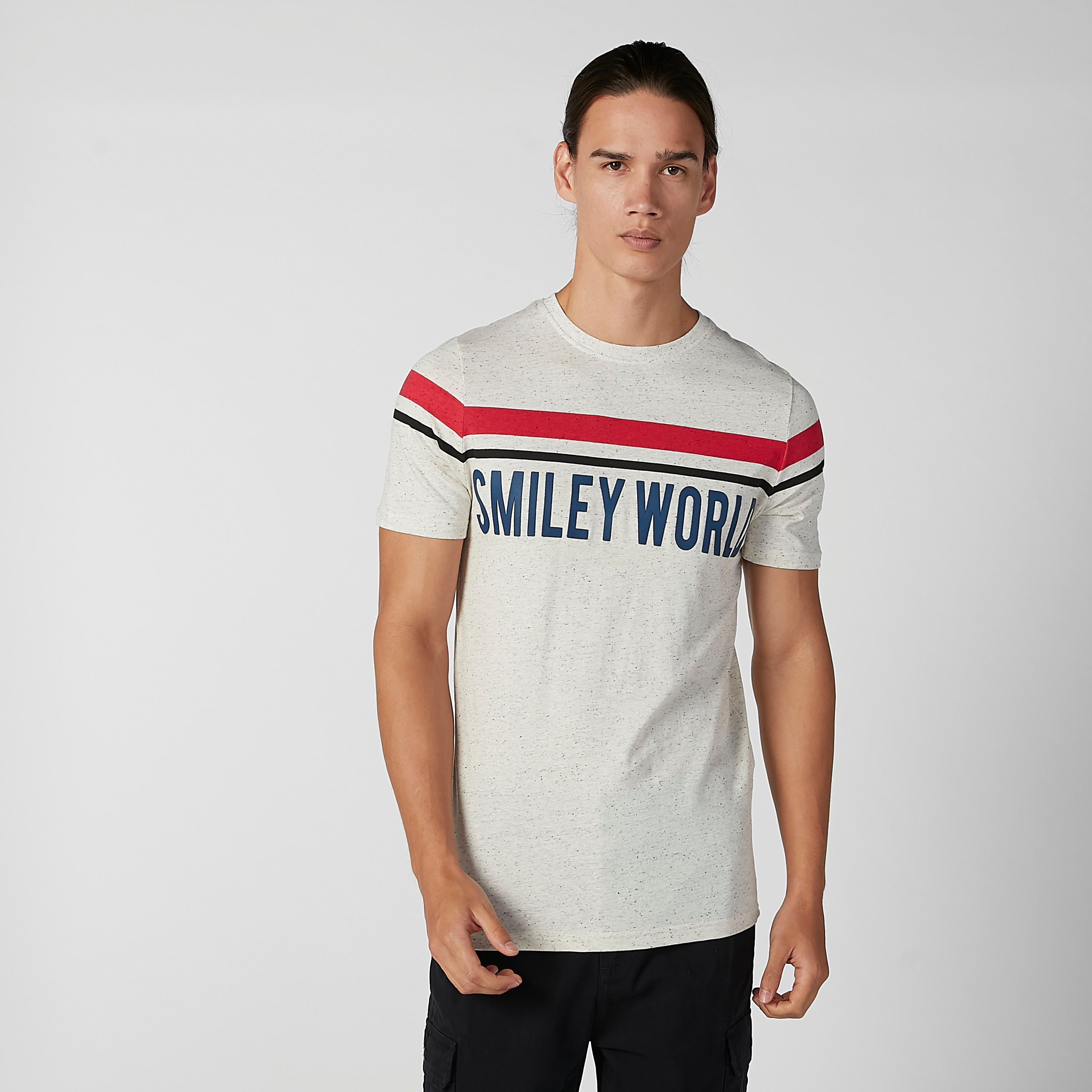 تيشيرت مستدام سليم بياقة ضيّقة وطبعات سمايلي وورلد -men-clothing-tshirtsandpolos-tshirts-image-3