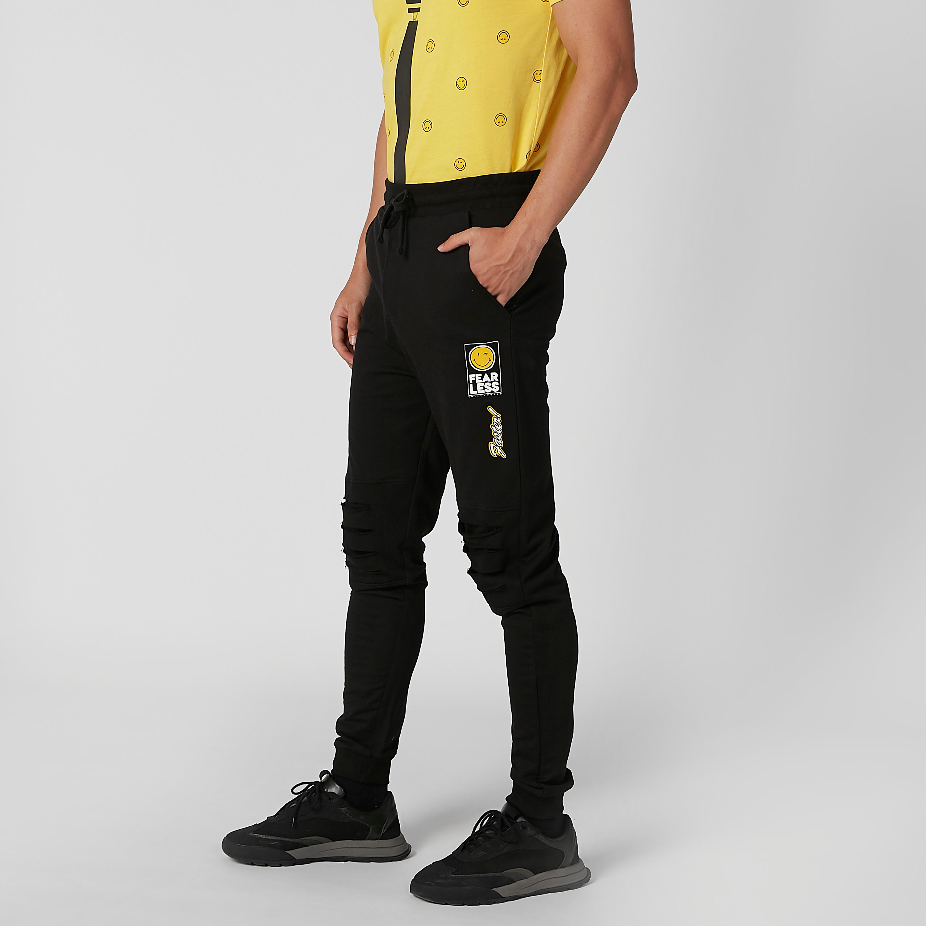 بنطلون رياضي مستدام سليم برباط إغلاق وطبعات-men-clothing-bottoms-joggers-image-3