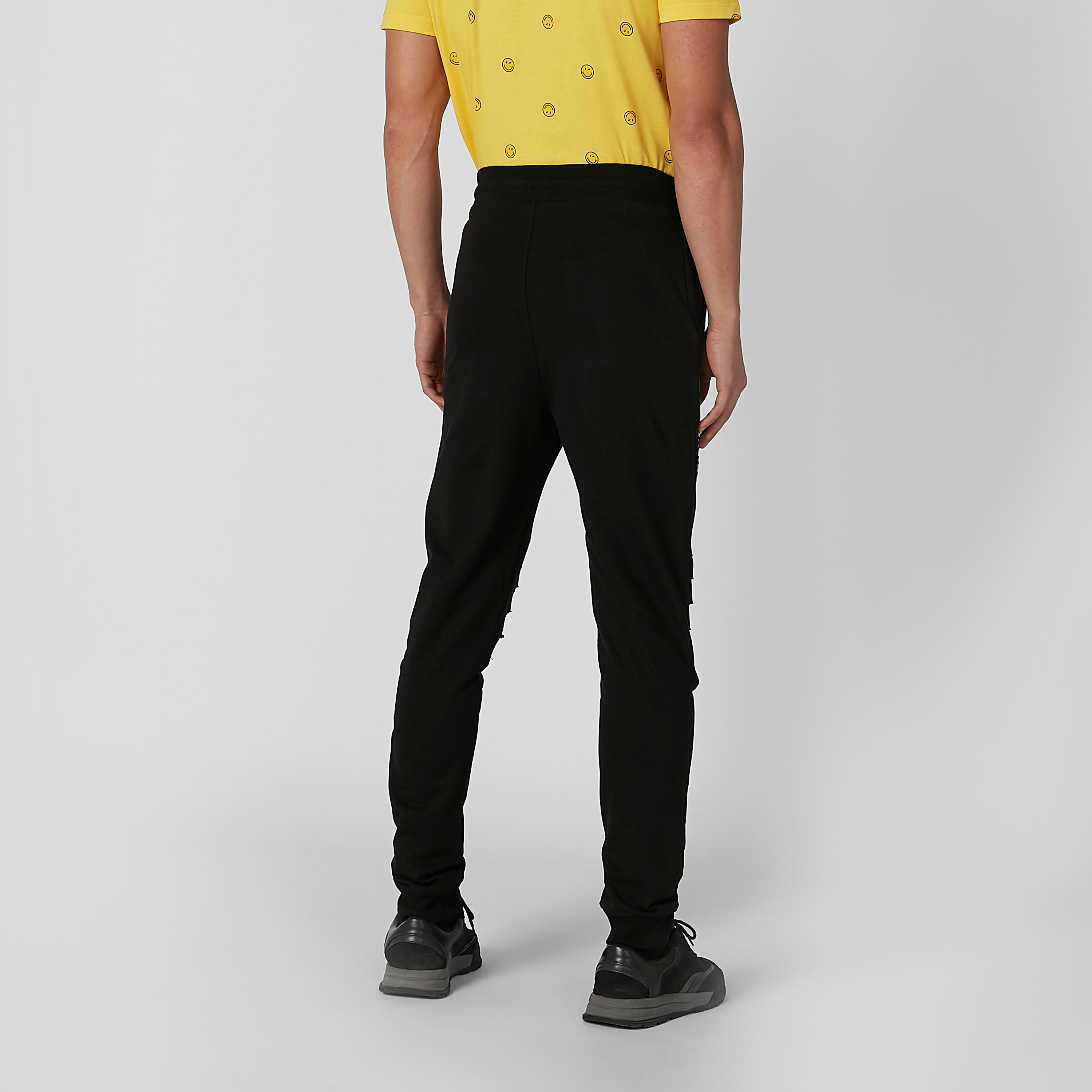 بنطلون رياضي مستدام سليم برباط إغلاق وطبعات-men-clothing-bottoms-joggers-image-4