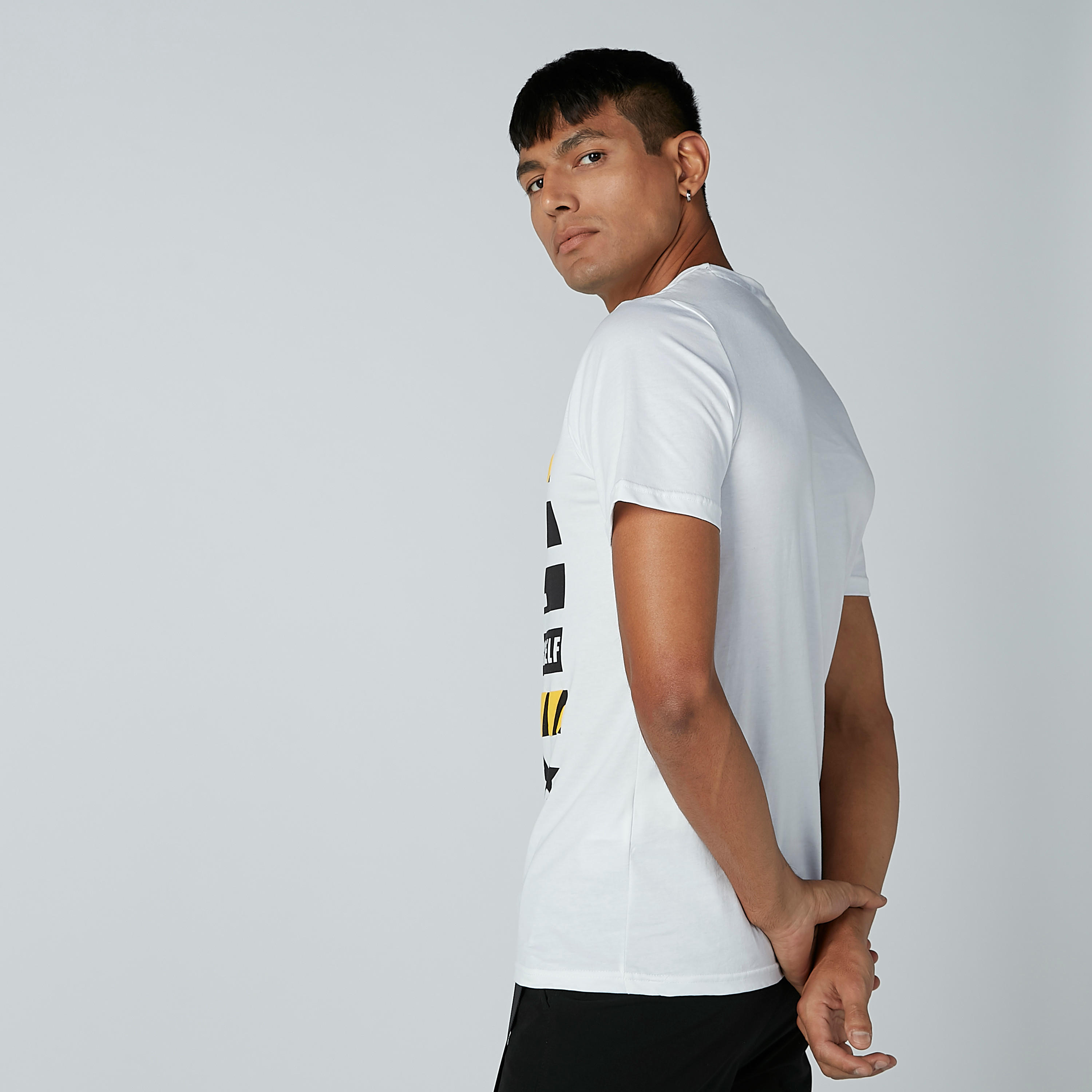 تيشيرت مستدام بقصّة سليم وياقة ضيّقة وطبعات سمايلي وورلد-men-clothing-tshirtsandpolos-tshirts-image-3