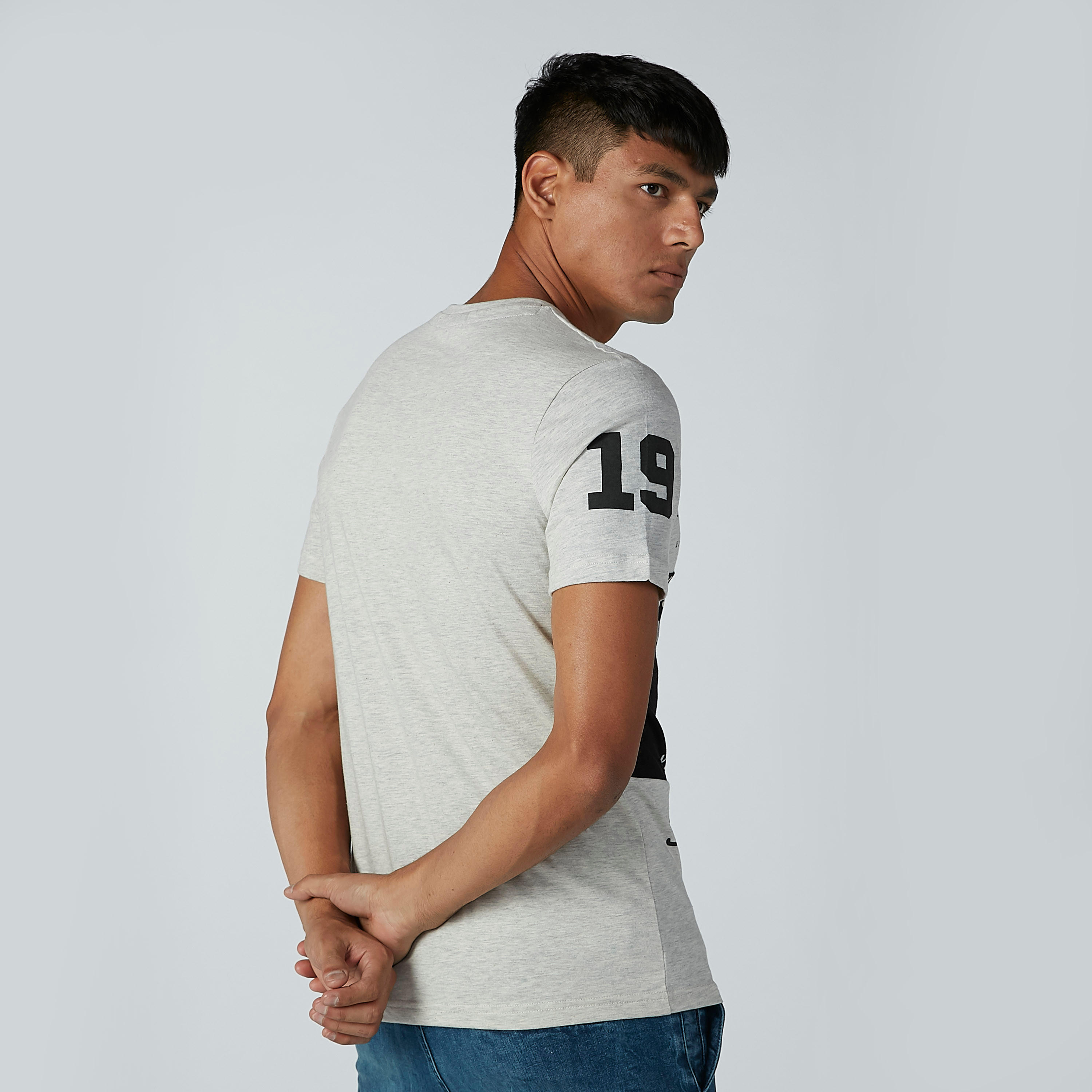 تيشيرت مستدام سليم بياقة ضيّقة وطبعات سمايلي وورلد-men-clothing-tshirtsandpolos-tshirts-image-4