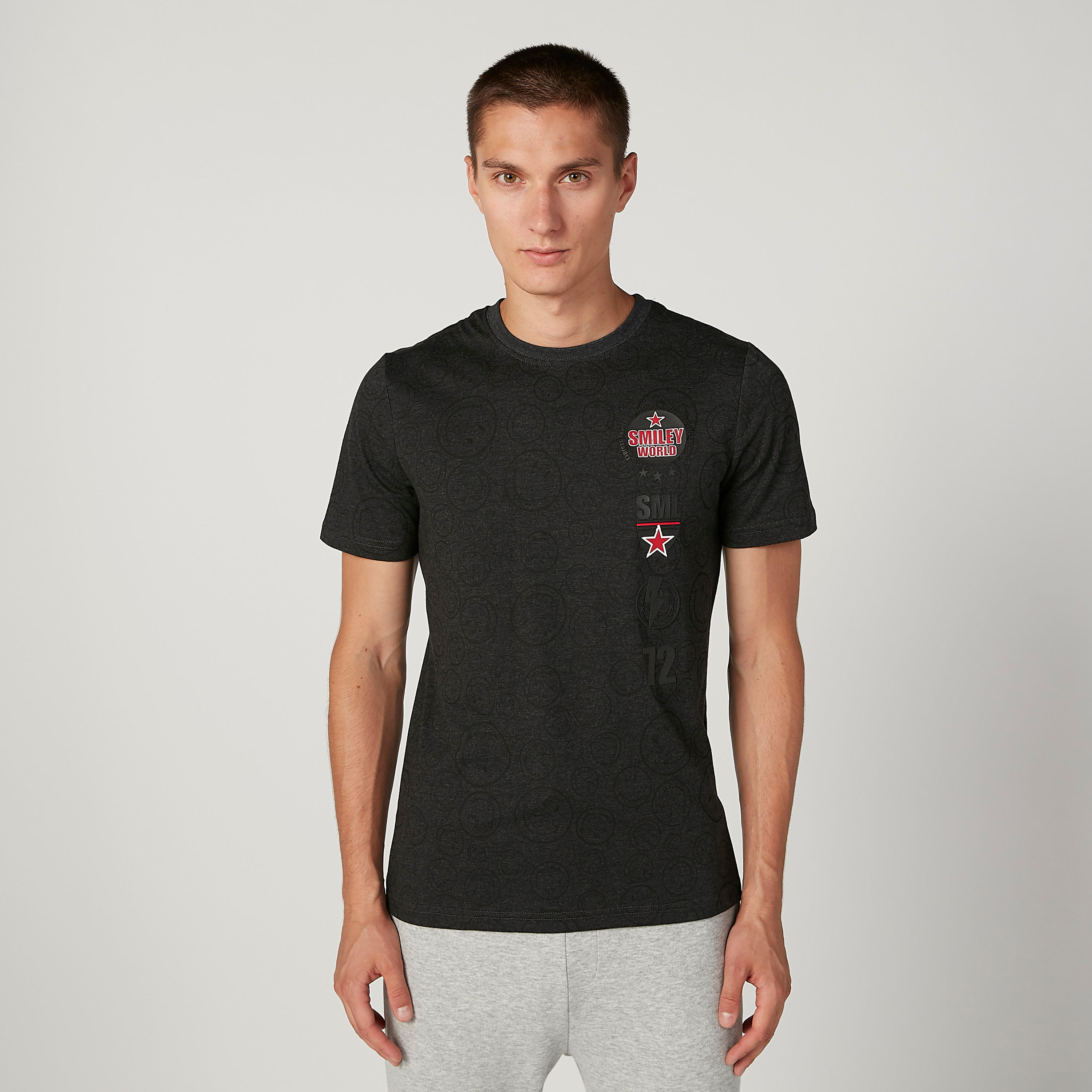 تيشيرت مستدام بأكمام قصيرة وطبعات سمايلي وورلد -men-clothing-tshirtsandpolos-tshirts-image-1