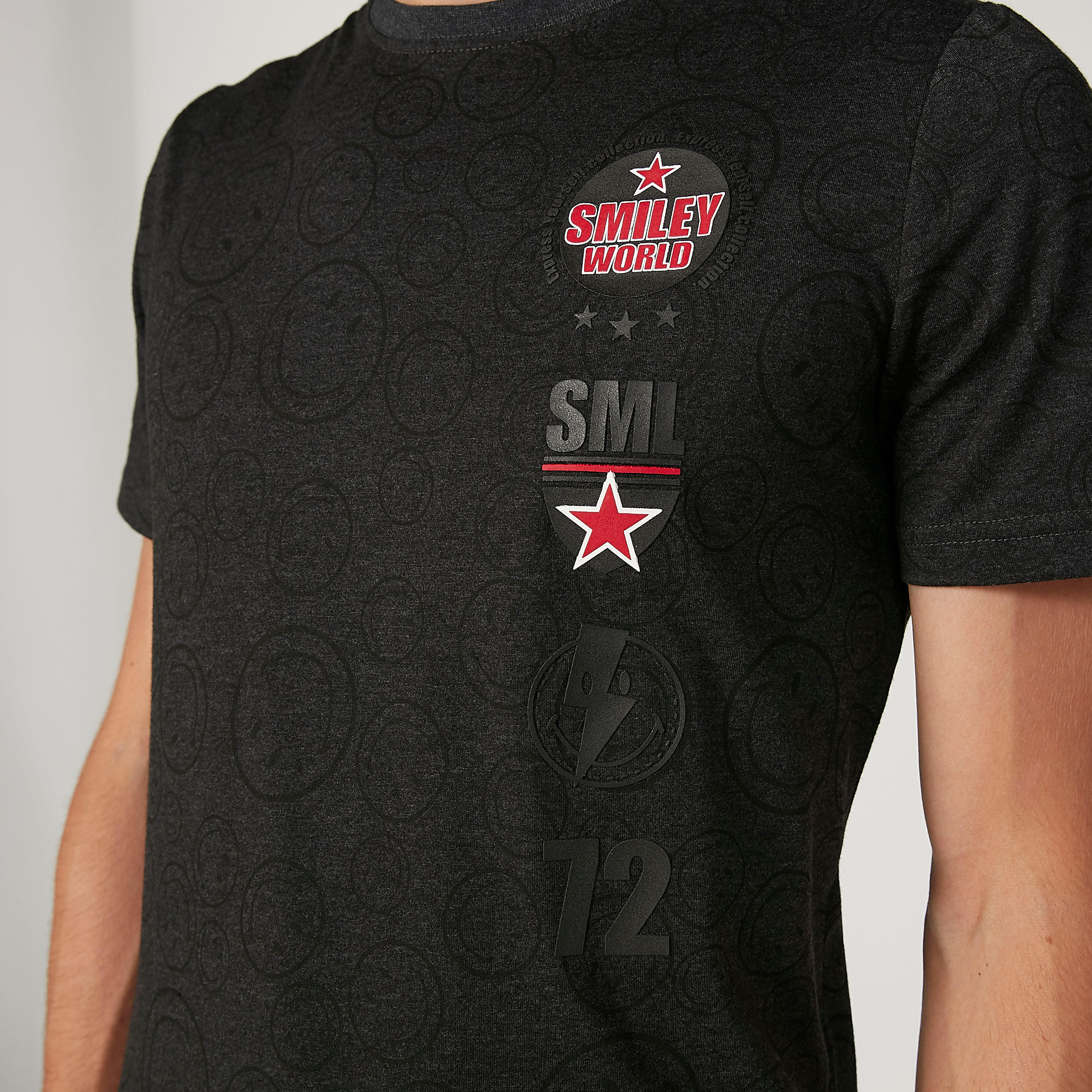 تيشيرت مستدام بأكمام قصيرة وطبعات سمايلي وورلد -men-clothing-tshirtsandpolos-tshirts-image-3