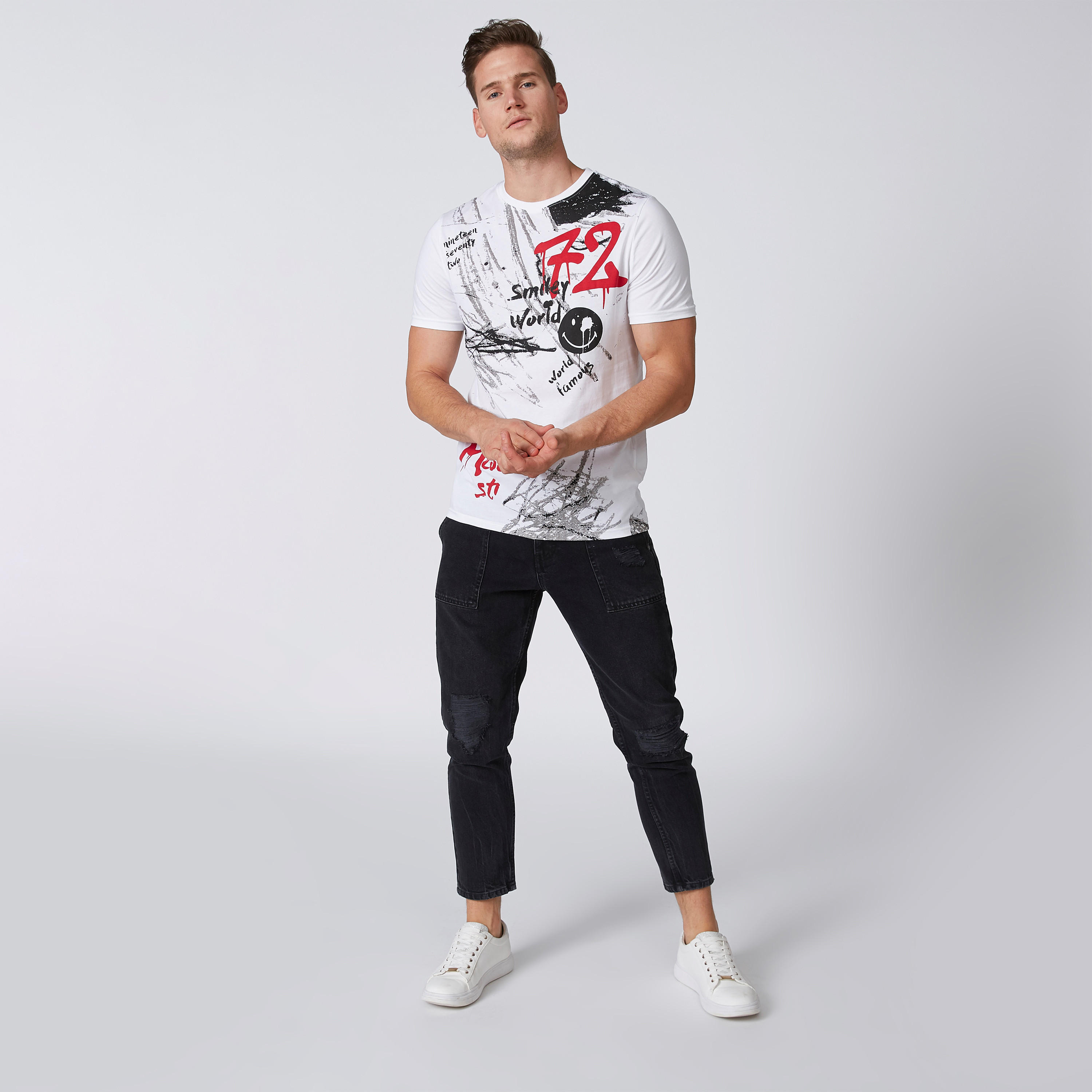 تيشيرت مستدام بياقة مستديرة وطبعات سمايلي وورلد-men-clothing-tshirtsandpolos-tshirts-image-2