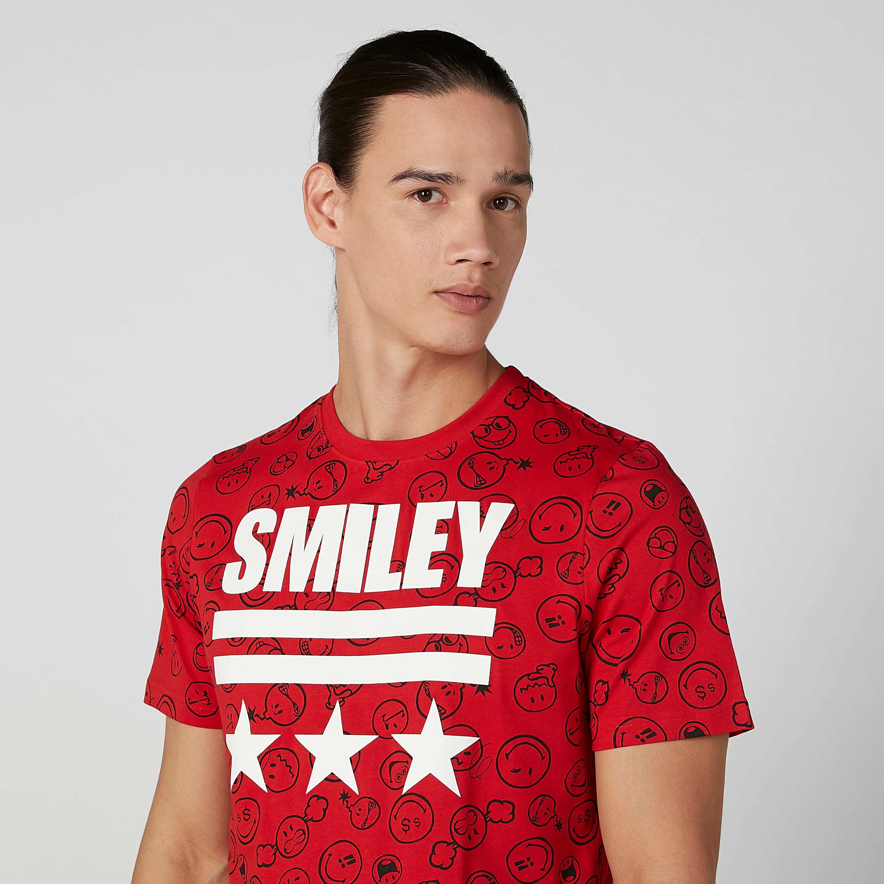 تيشيرت مستدام سليم بياقة ضيّقة وطبعات سمايلي وورلد-men-clothing-tshirtsandpolos-tshirts-image-3