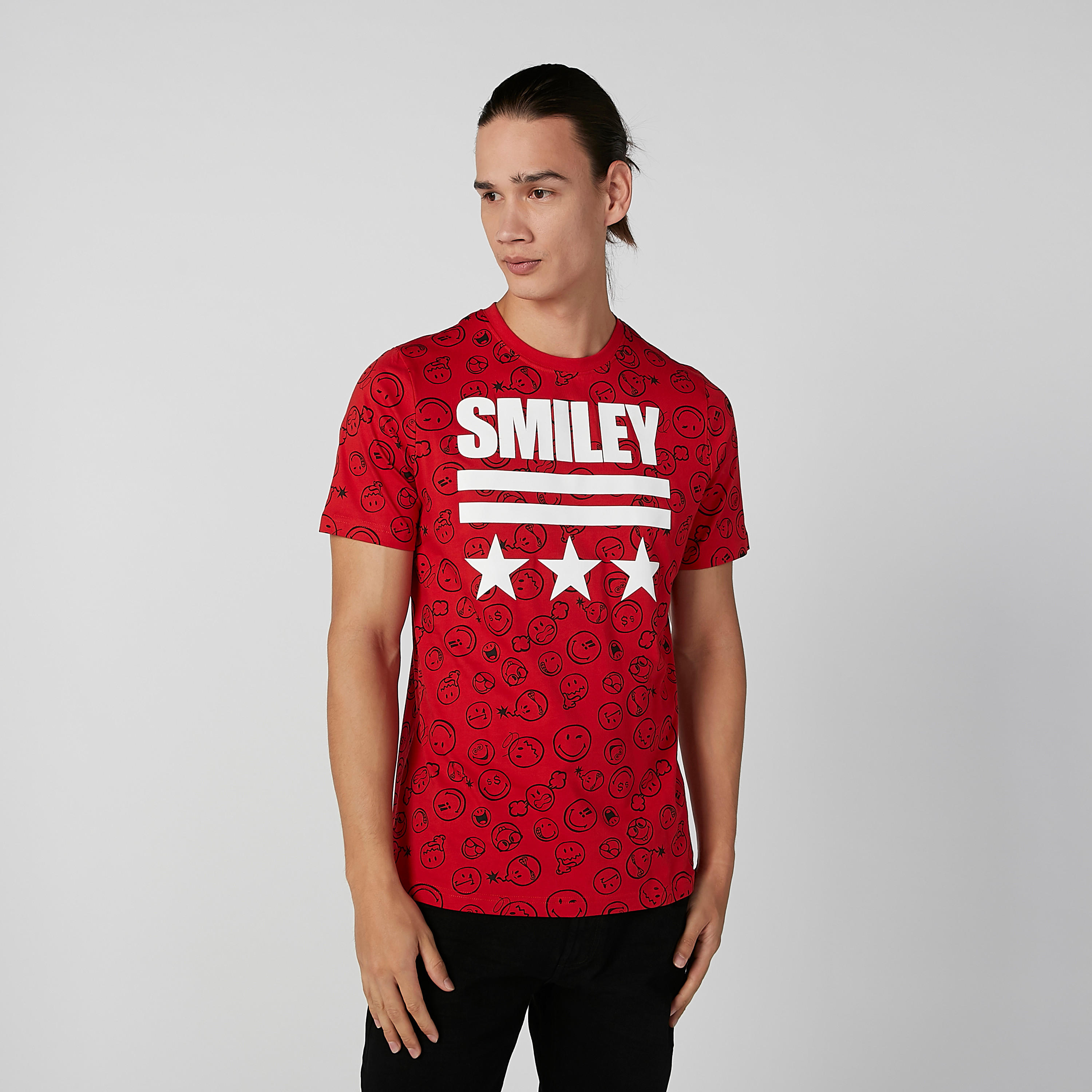 تيشيرت مستدام سليم بياقة ضيّقة وطبعات سمايلي وورلد-men-clothing-tshirtsandpolos-tshirts-image-1