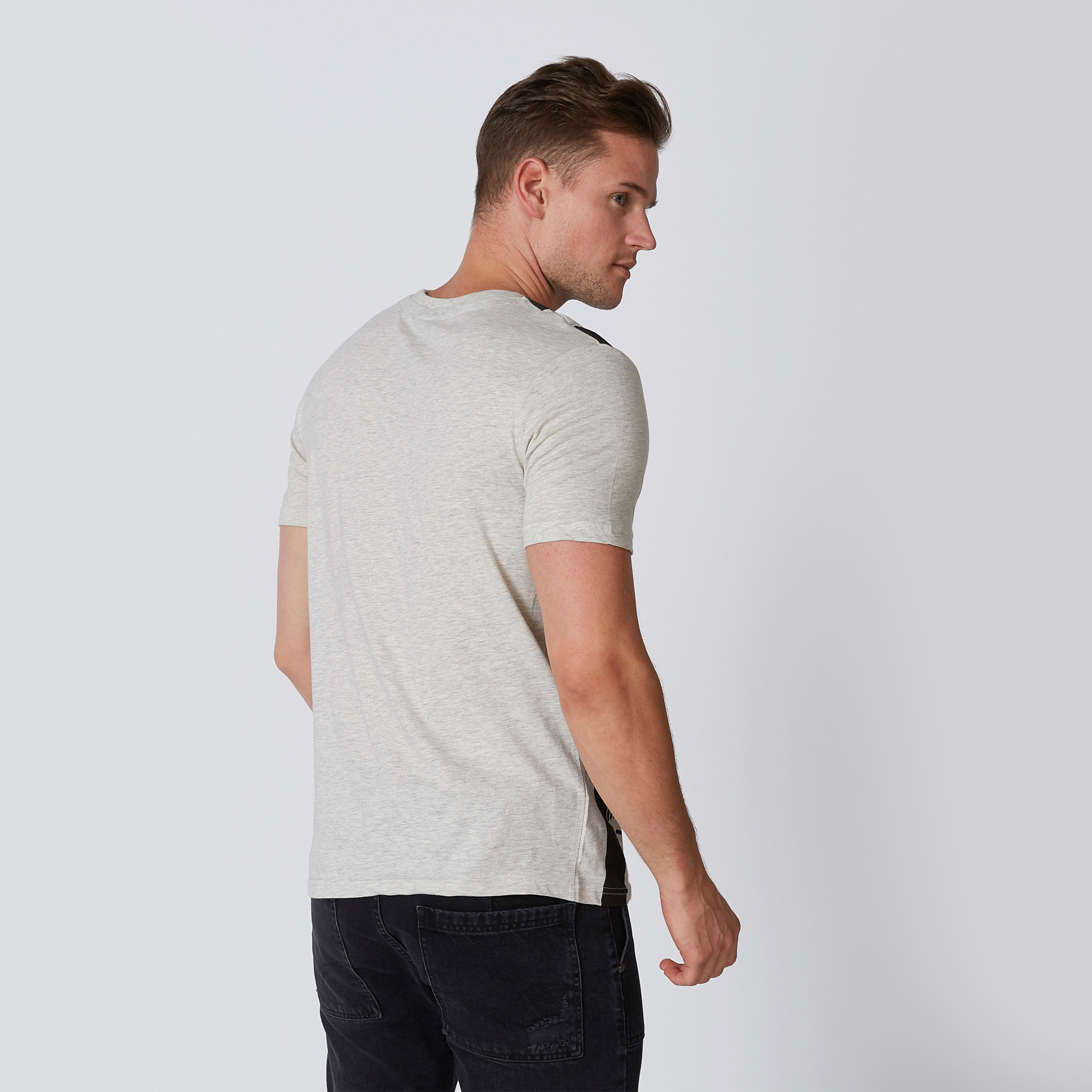 تيشيرت مستدام سليم بياقة مستديرة وطبعات سمايلي وورلد -men-clothing-tshirtsandpolos-tshirts-image-3