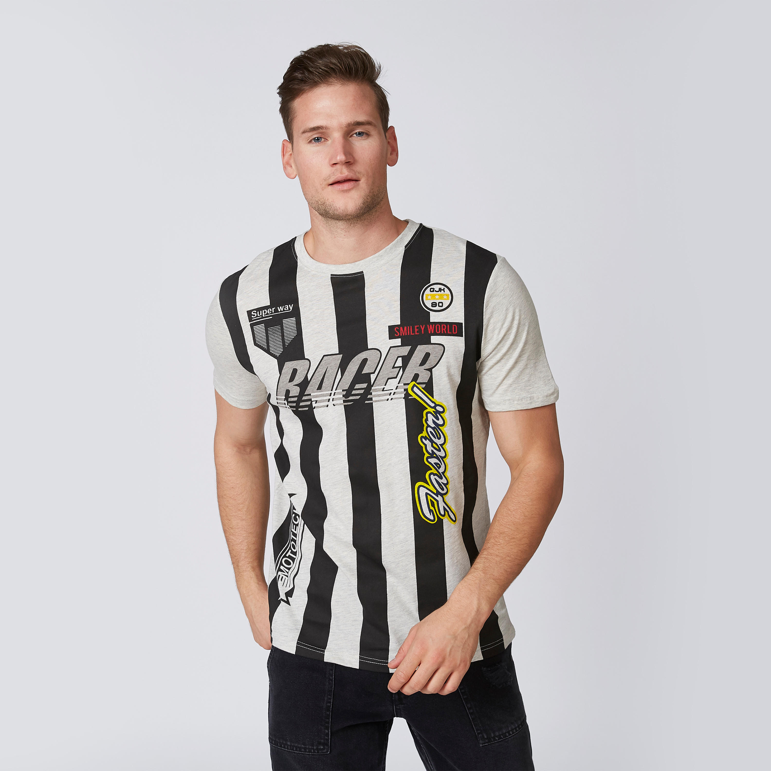تيشيرت مستدام سليم بياقة مستديرة وطبعات سمايلي وورلد -men-clothing-tshirtsandpolos-tshirts-image-1