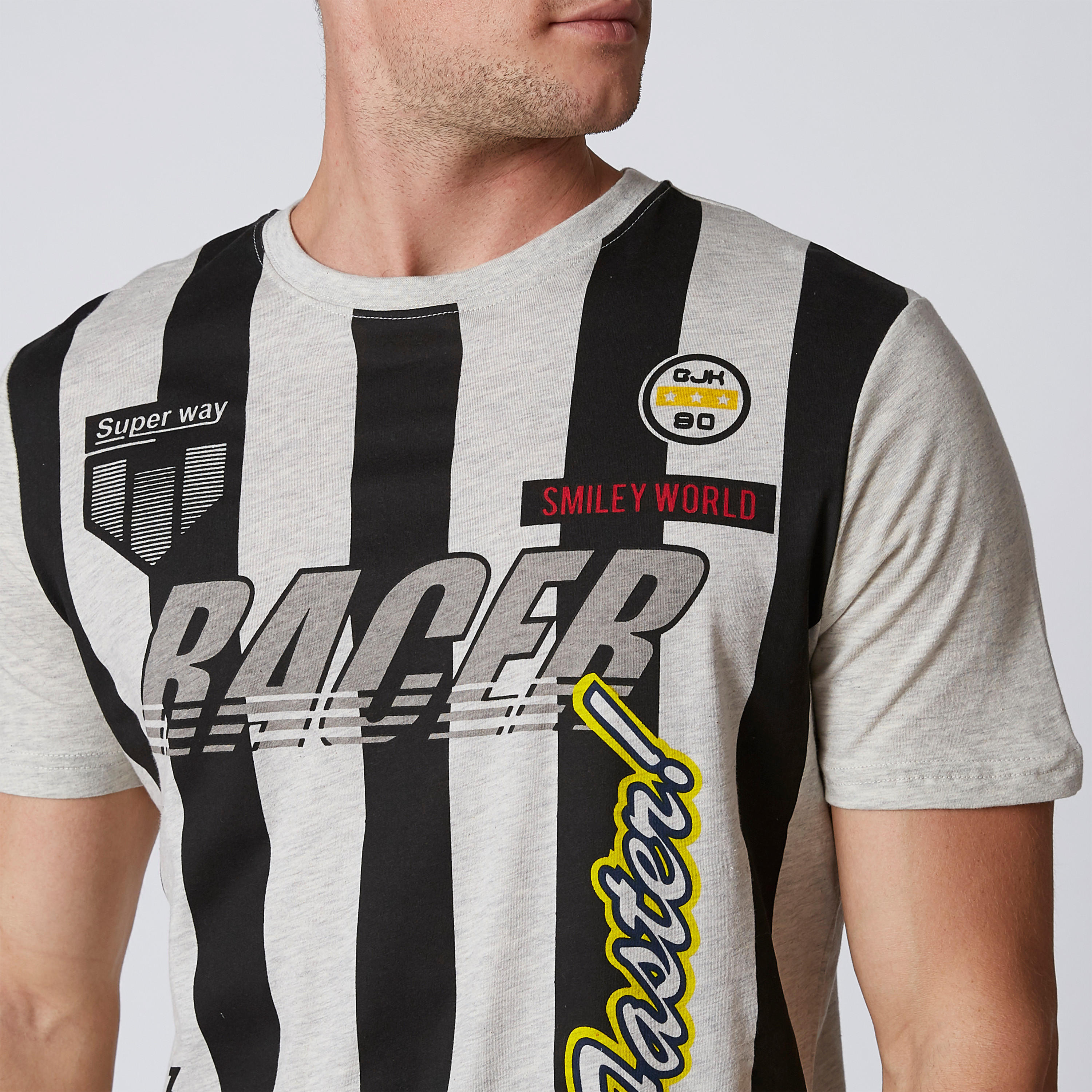 تيشيرت مستدام سليم بياقة مستديرة وطبعات سمايلي وورلد -men-clothing-tshirtsandpolos-tshirts-image-4