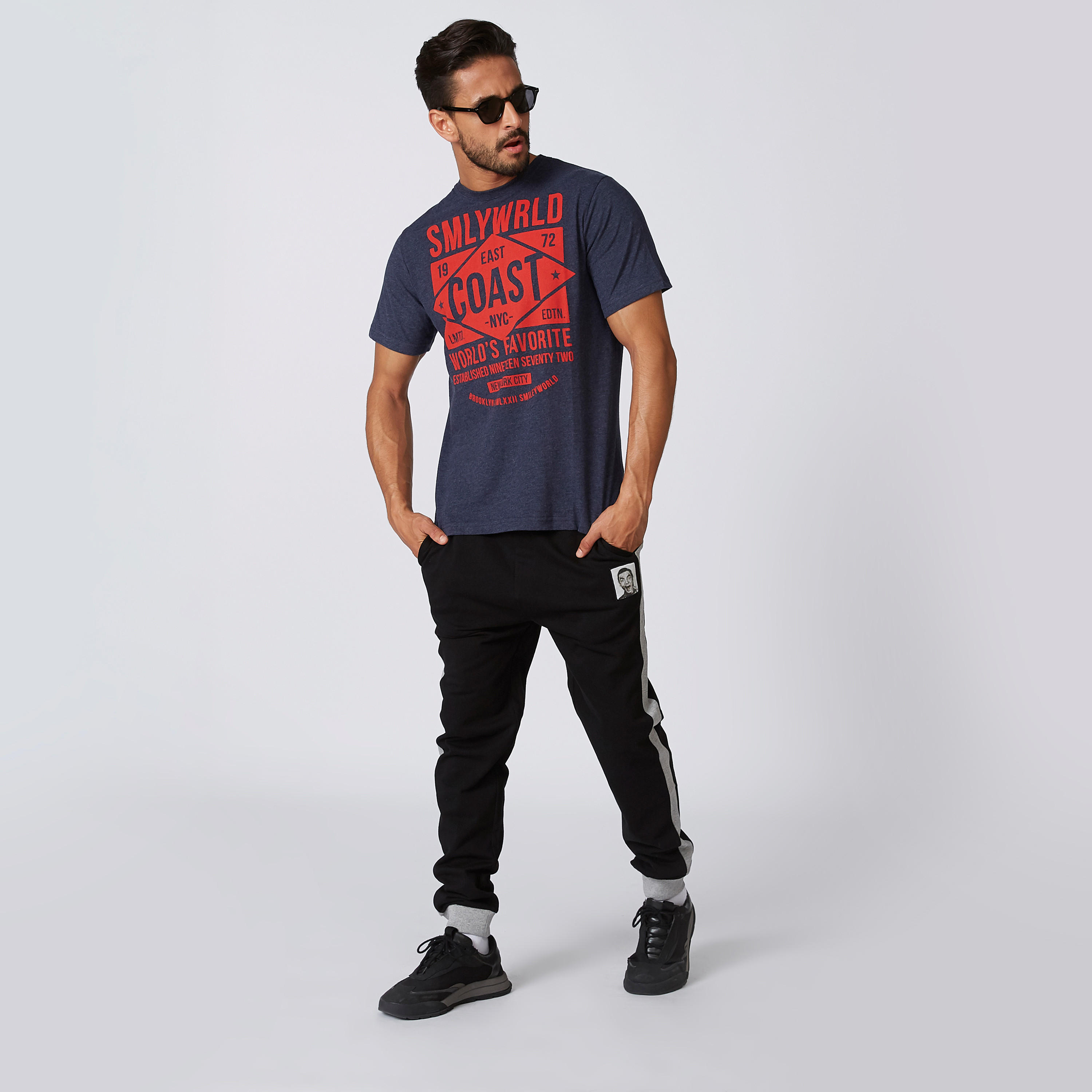 تيشيرت مستدام سليم بياقة ضيّقة من سمايلي وورلد-men-clothing-tshirtsandpolos-tshirts-image-2
