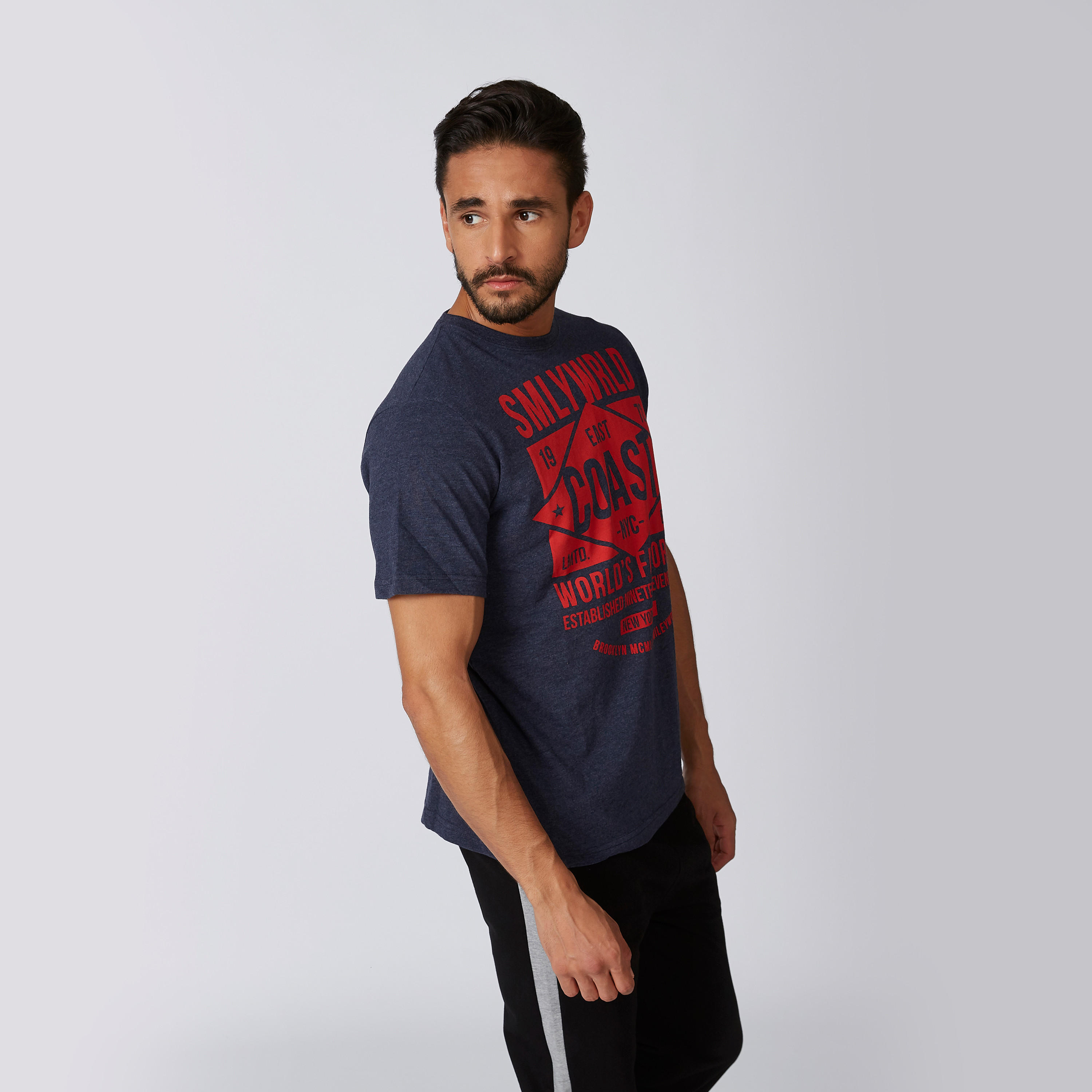 تيشيرت مستدام سليم بياقة ضيّقة من سمايلي وورلد-men-clothing-tshirtsandpolos-tshirts-image-1