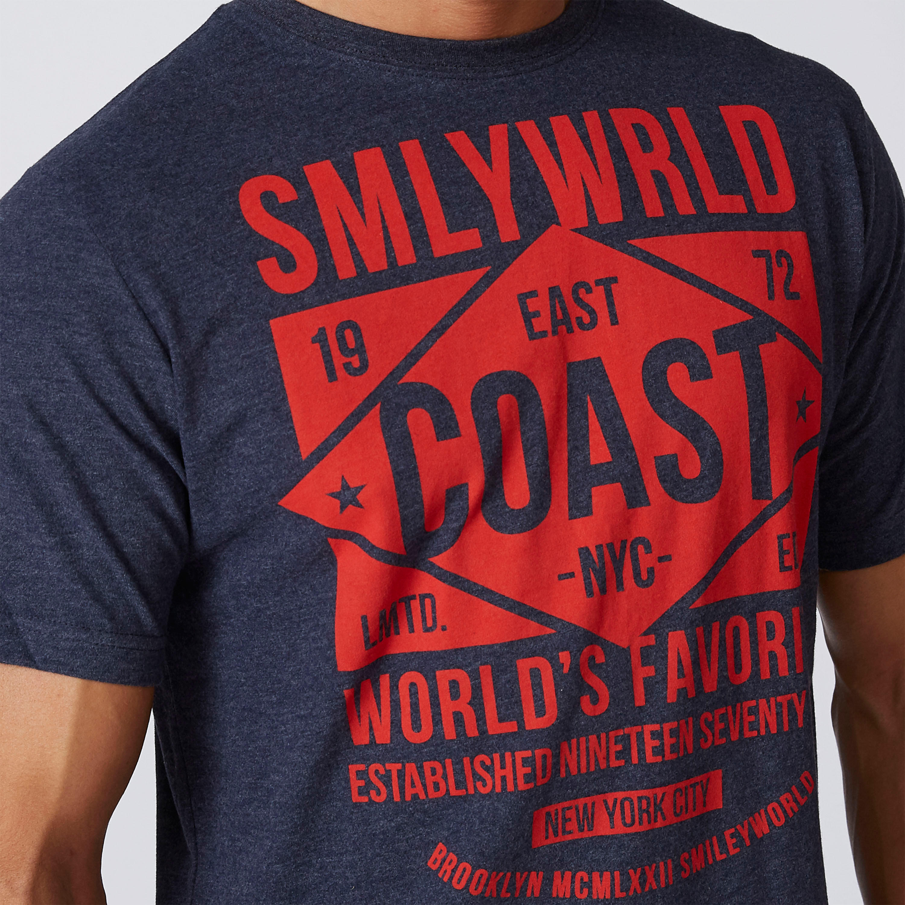 تيشيرت مستدام سليم بياقة ضيّقة من سمايلي وورلد-men-clothing-tshirtsandpolos-tshirts-image-5