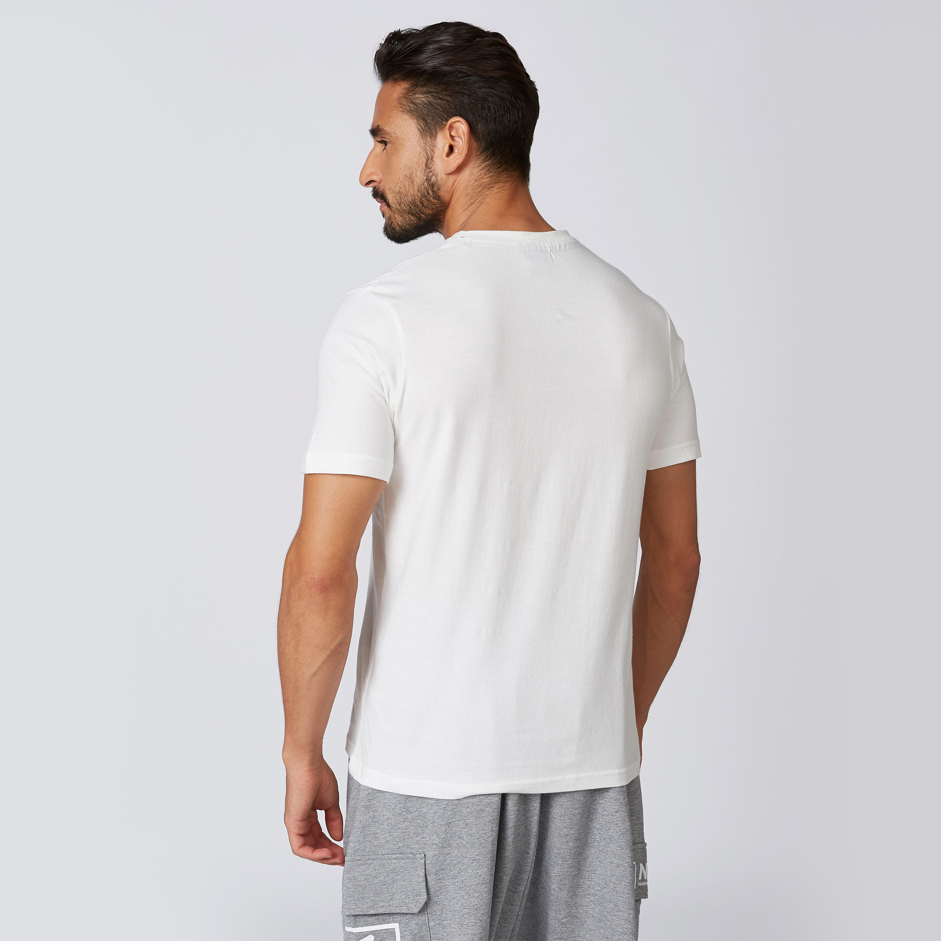 تيشيرت مستدام بياقة ضيّقة وطبعات سمايلي وورلد -men-clothing-tshirtsandpolos-tshirts-image-2