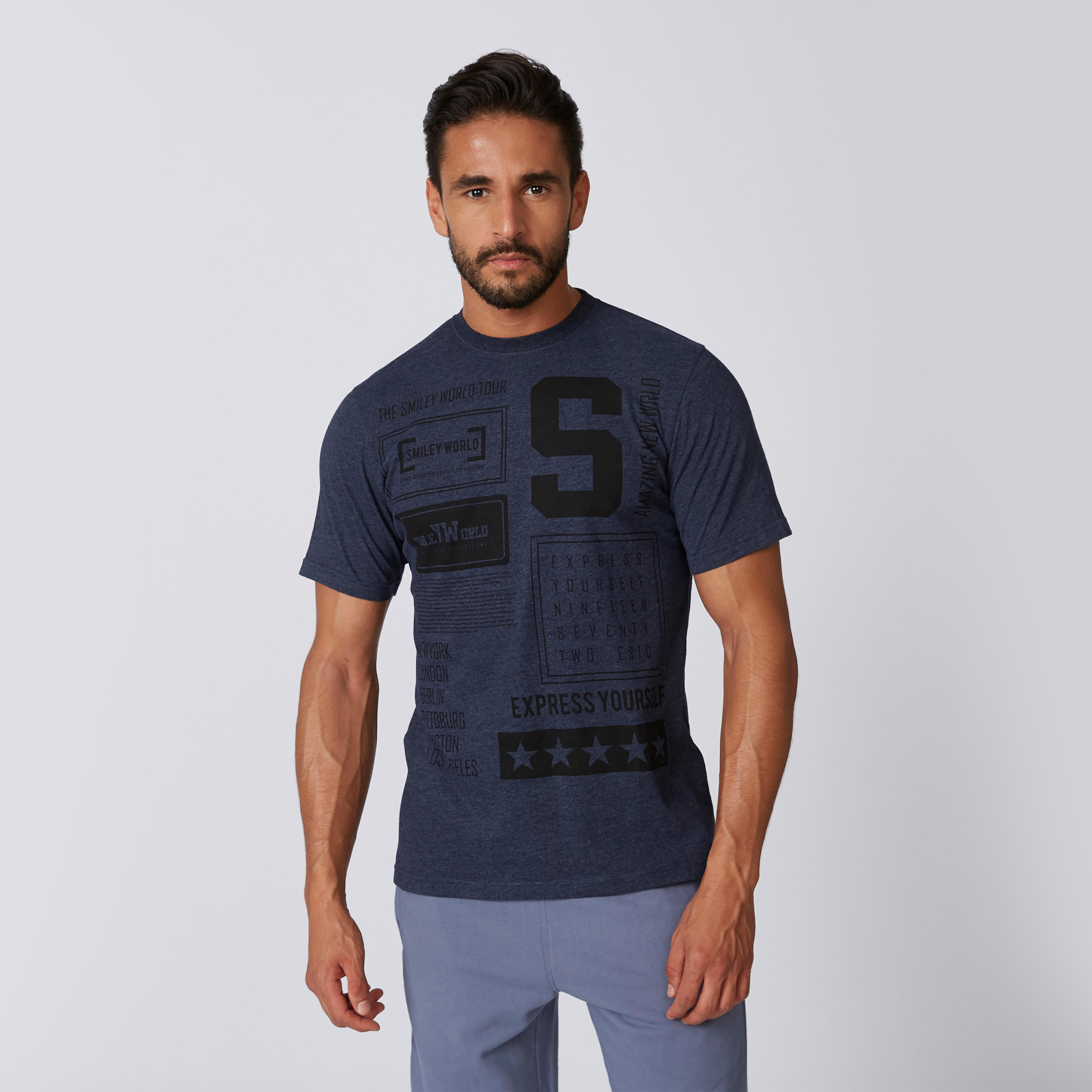 تيشيرت مستدام بياقة ضيّقة وطبعات سمايلي وورلد-men-clothing-tshirtsandpolos-tshirts-image-1