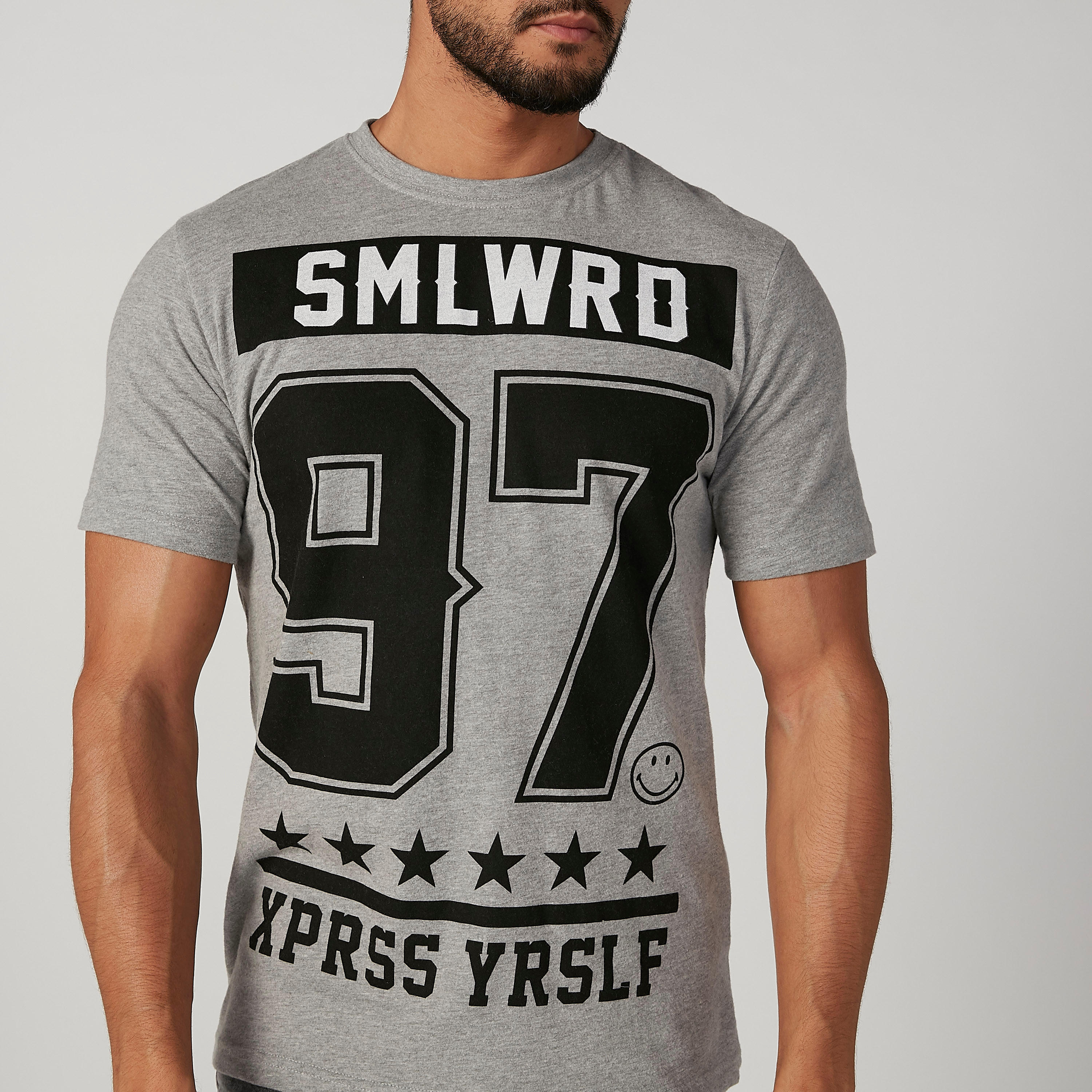 تيشيرت مستدام سليم بياقة ضيّقة وطبعات سمايلي وورلد -men-clothing-tshirtsandpolos-tshirts-image-4