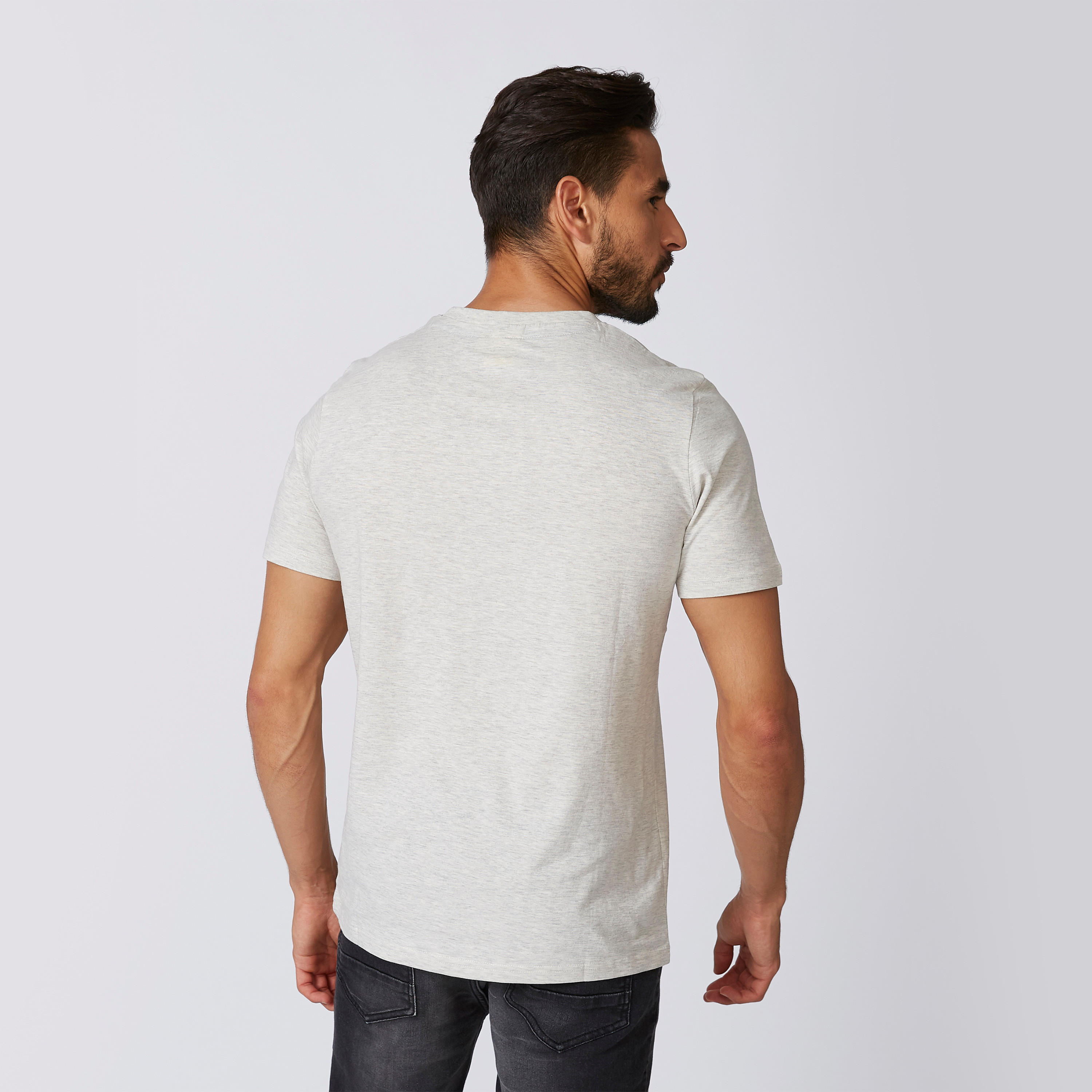 تيشيرت مستدام بياقة ضيّقة وطبعات سمايلي وورلد -men-clothing-tshirtsandpolos-tshirts-image-2