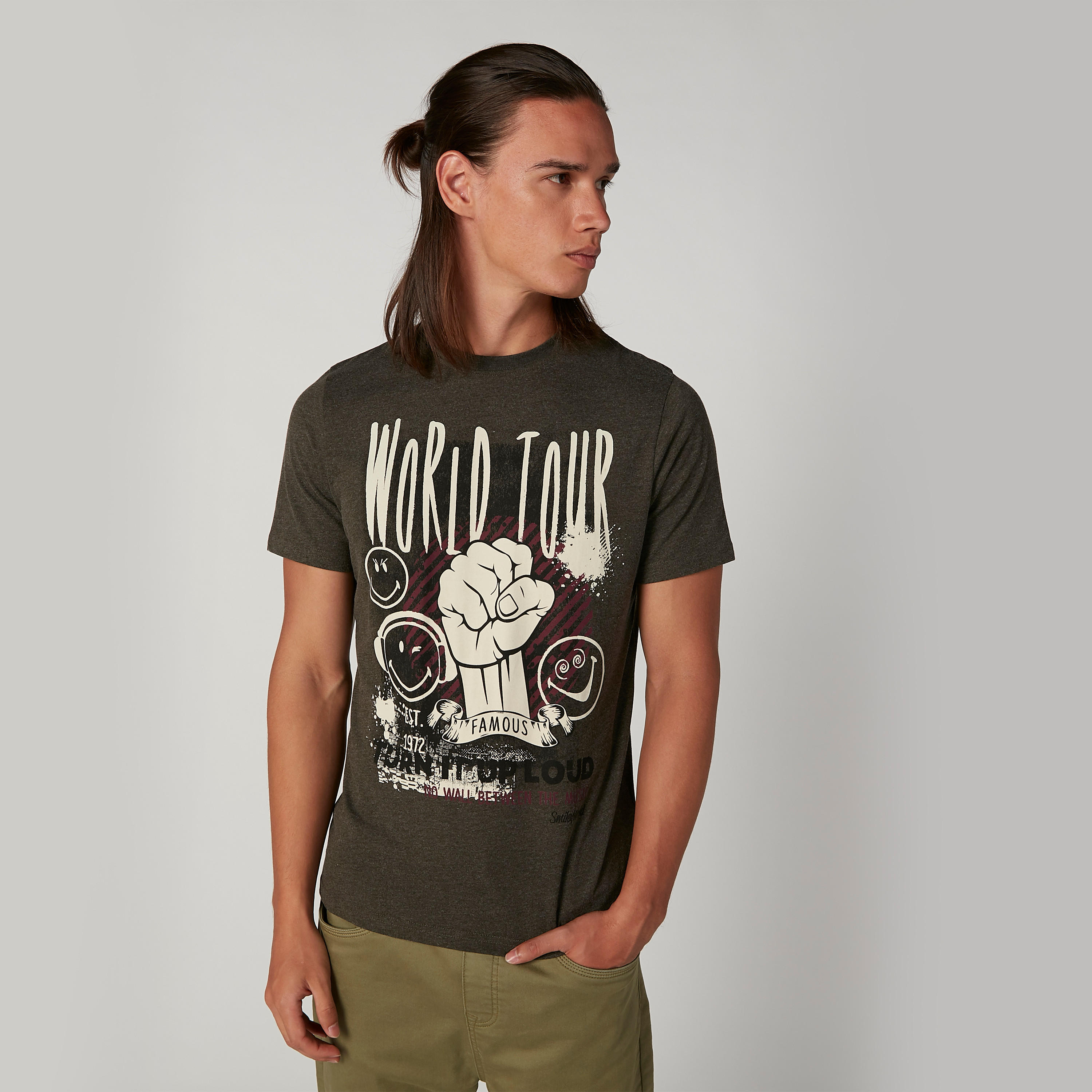 تيشيرت مستدام سليم بياقة ضيّقة وطبعات سمايلي وورلد -men-clothing-tshirtsandpolos-tshirts-image-1