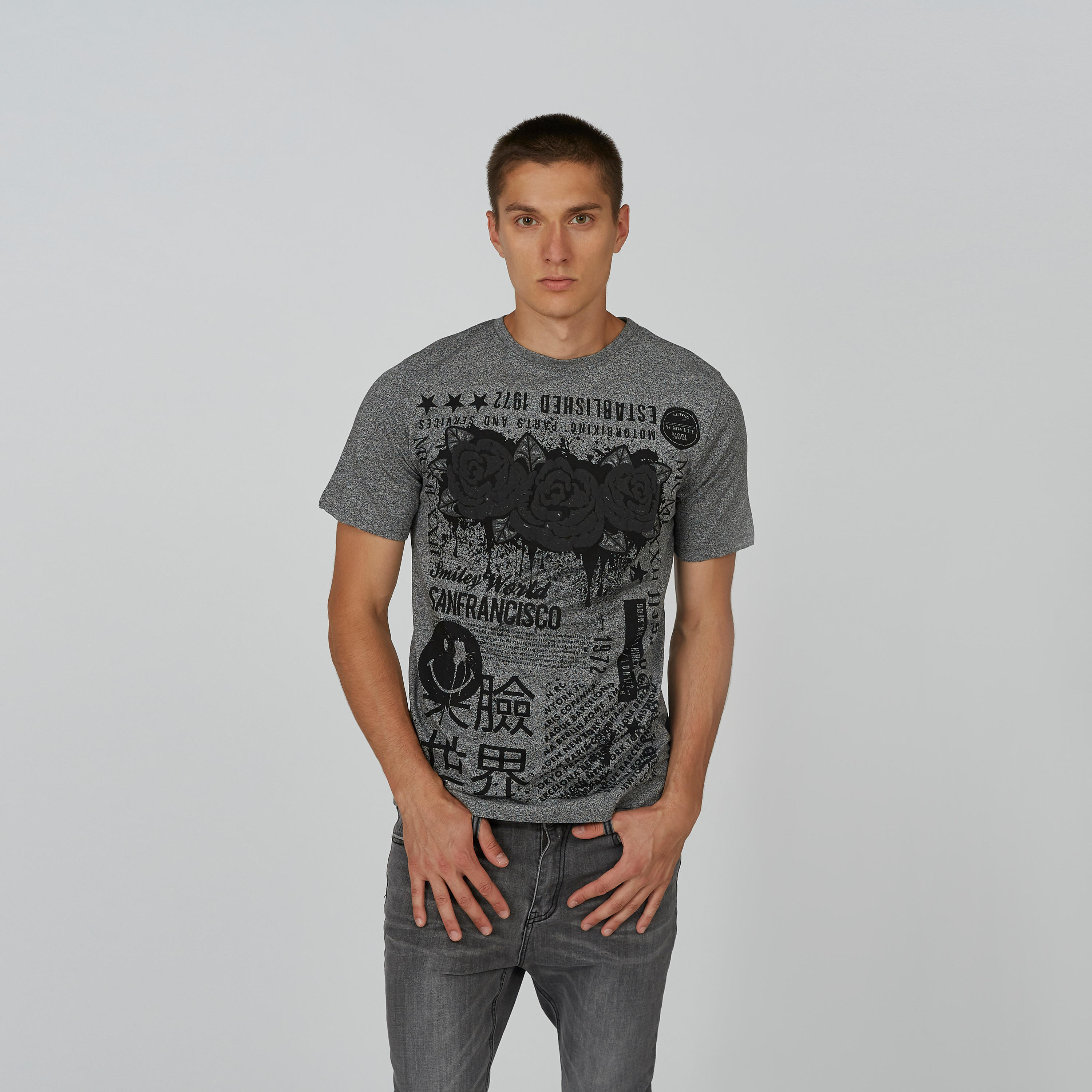 تيشيرت مستدام سليم بياقة ضيّقة وطبعات سمايلي وورلد -men-clothing-tshirtsandpolos-tshirts-image-1