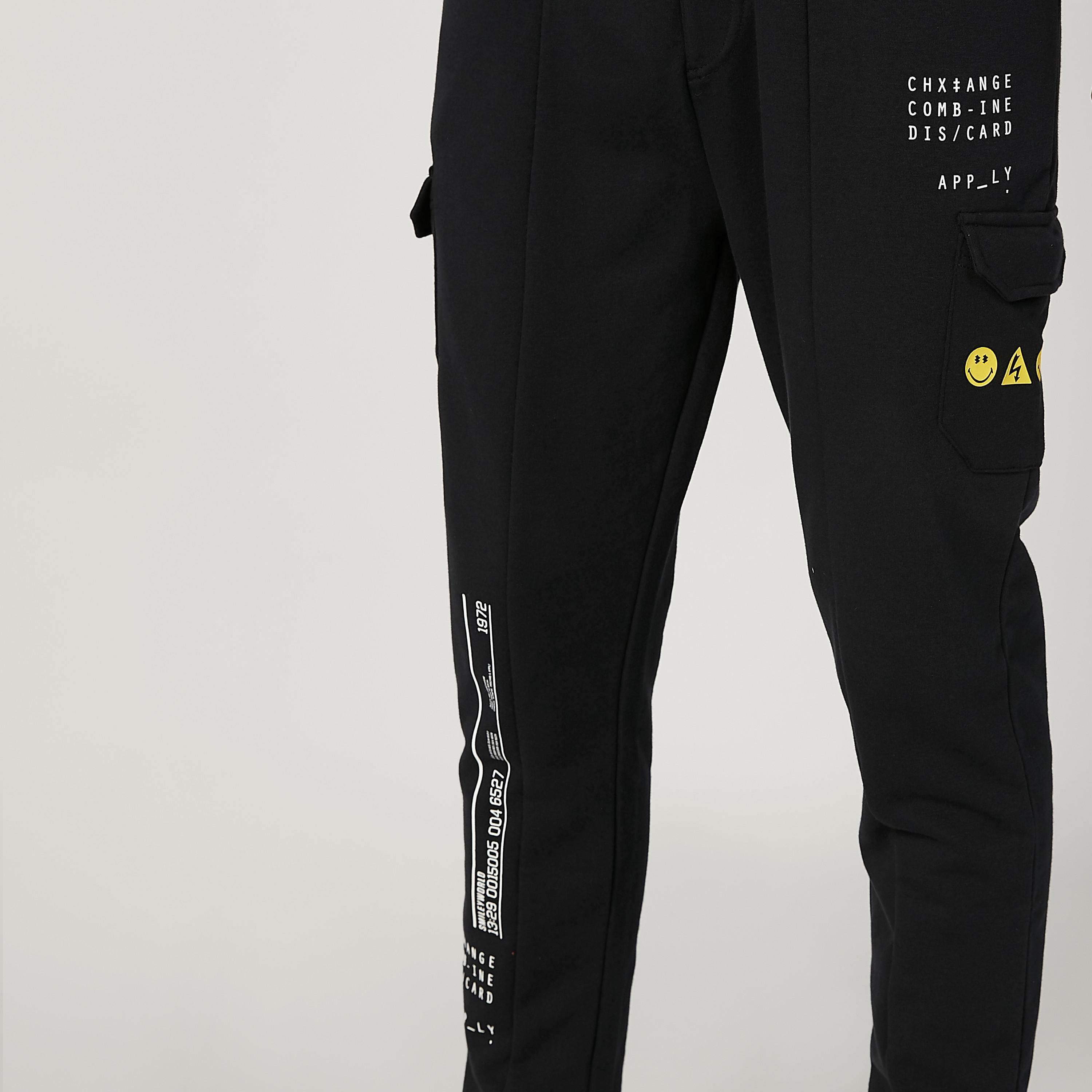 بنطلون رياضي مستدام سليم بخصر متوسط الارتفاع وطبعات سمايلي وورلد -men-clothing-bottoms-joggers-image-3