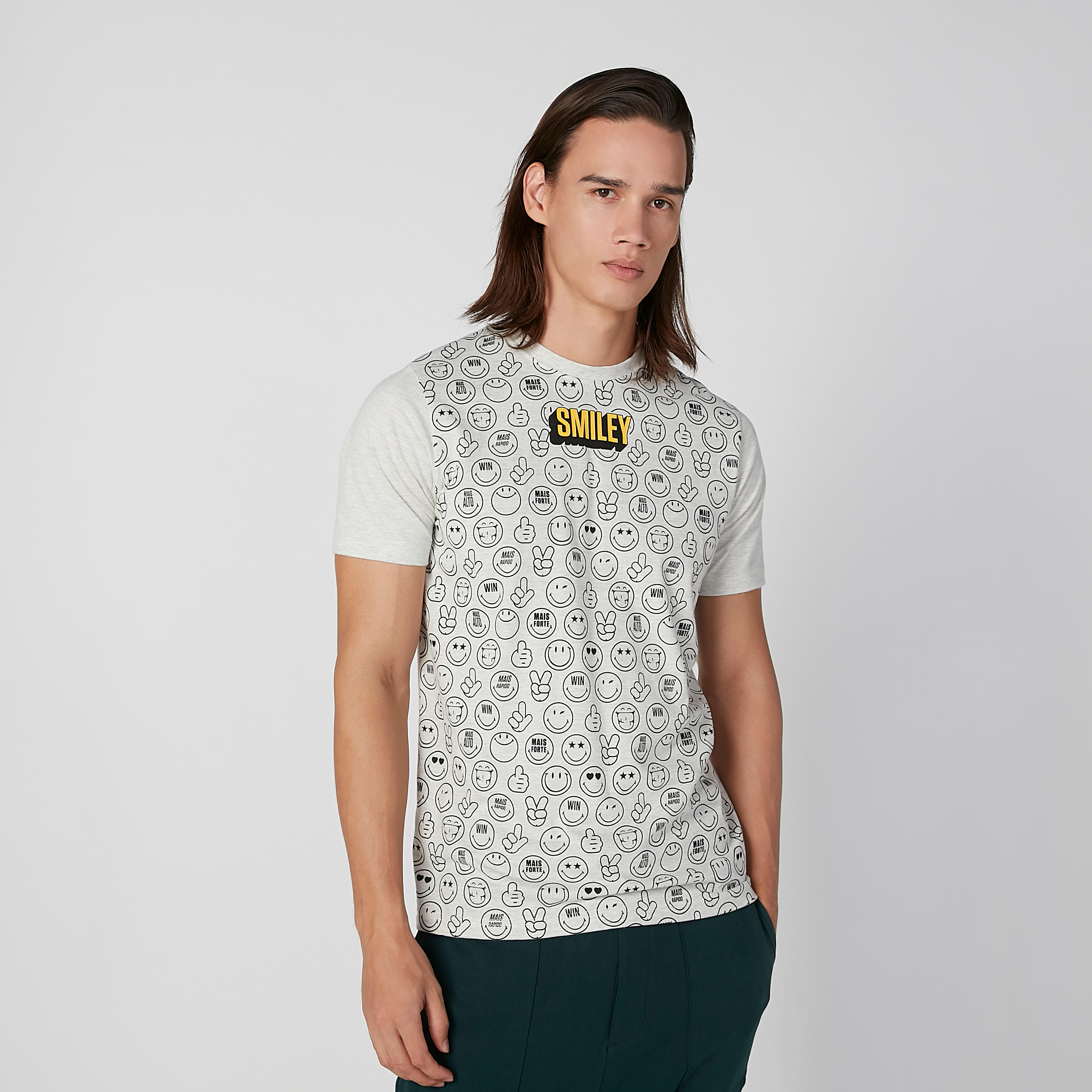 تيشيرت مستدام سليم بياقة ضيّقة وطبعات سمايلي وورلد-men-clothing-tshirtsandpolos-tshirts-image-1