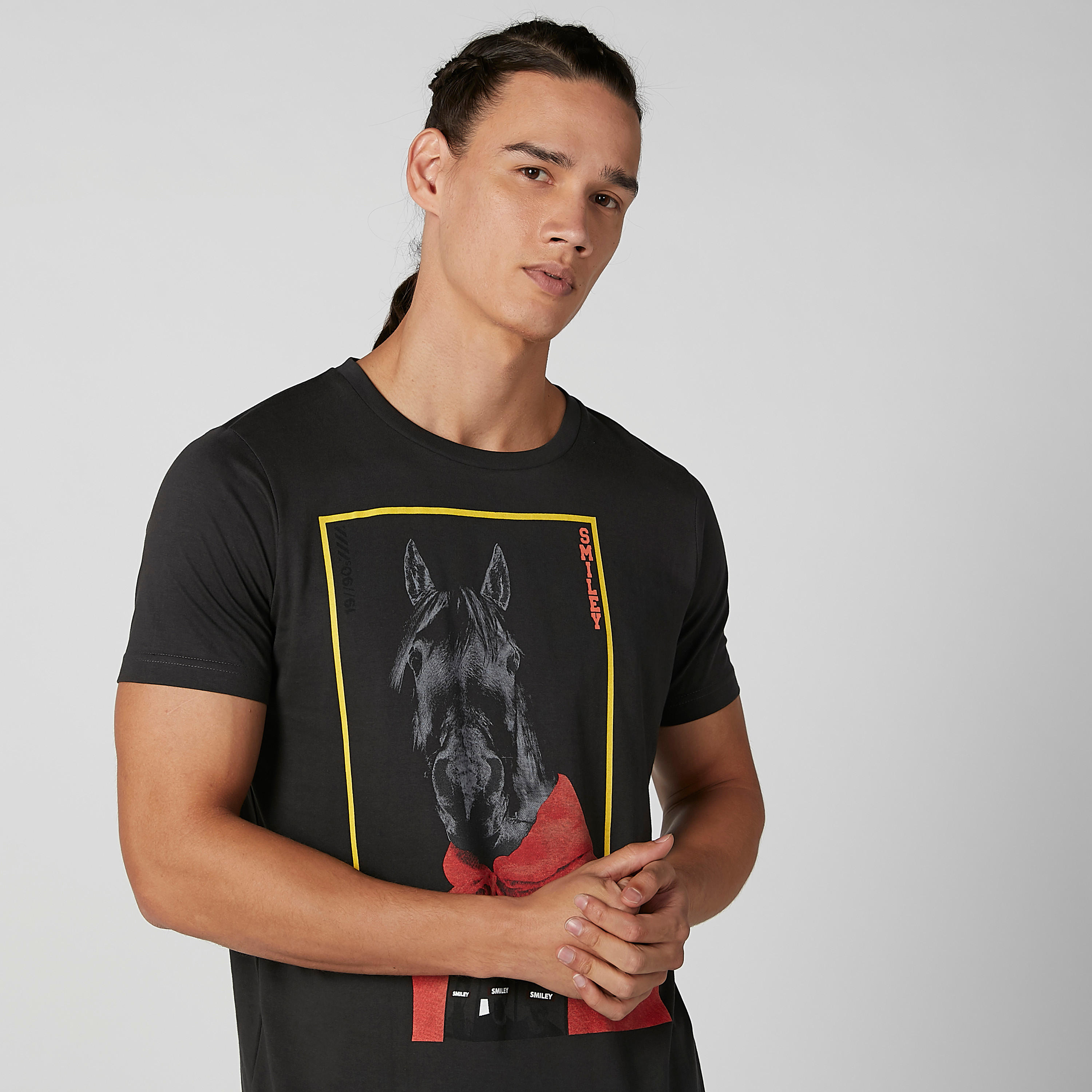 تيشيرت مستدام سليم بياقة مستديرة وطبعات سمايلي وورلد-men-clothing-tshirtsandpolos-tshirts-image-4