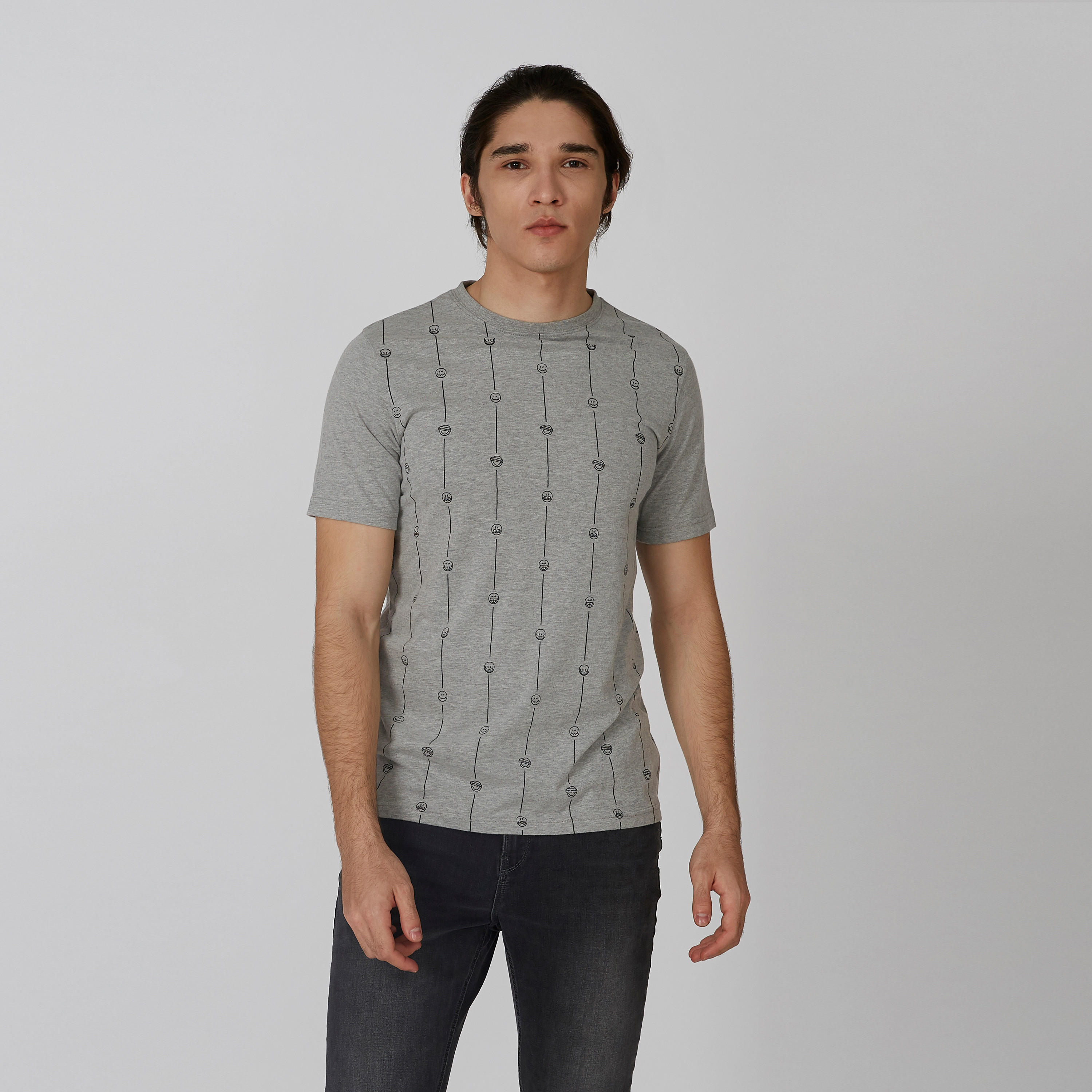 تيشيرت مستدام سليم بياقة ضيّقة وطبعات سمايلي وورلد -men-clothing-tshirtsandpolos-tshirts-image-1