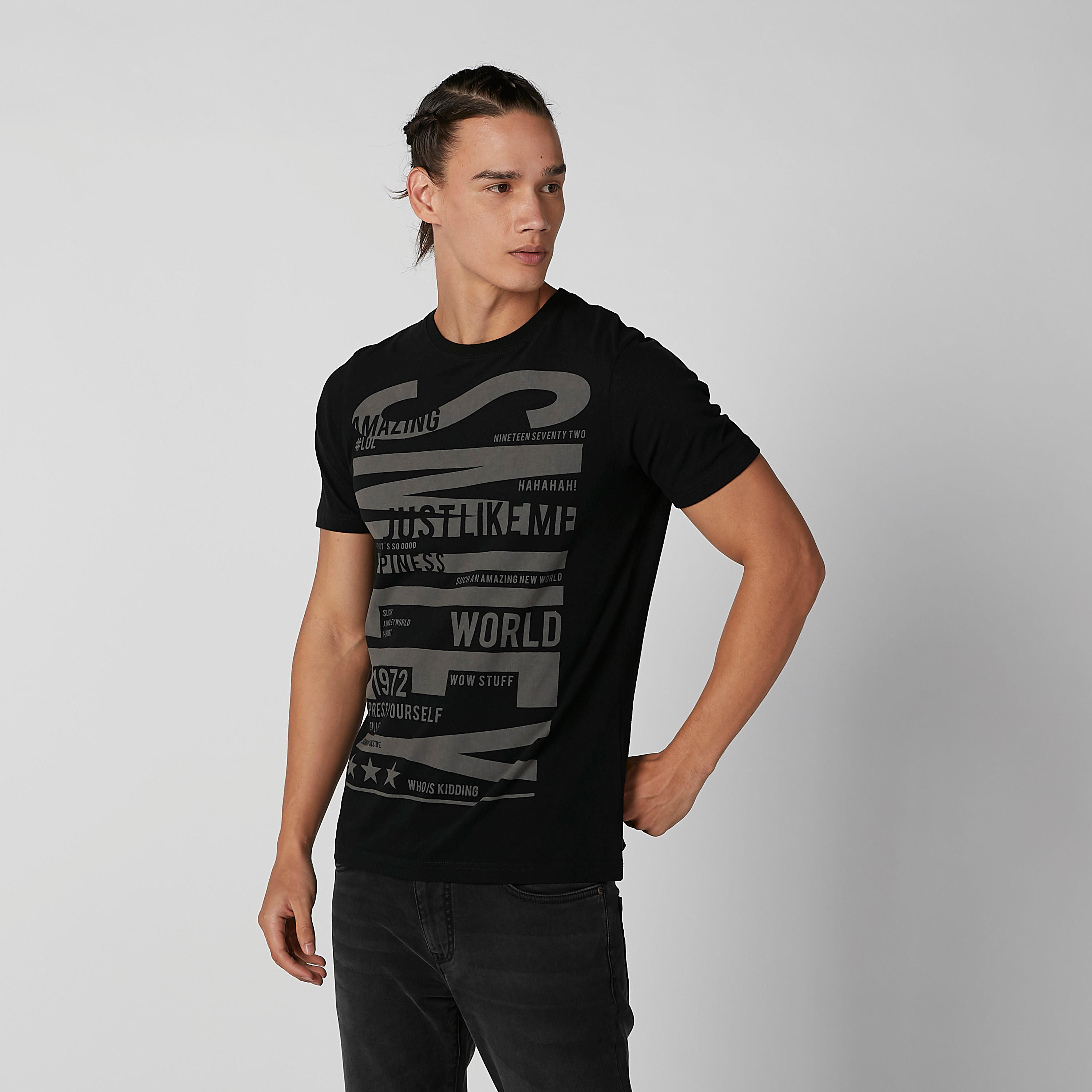 تيشيرت مستدام سليم بياقة ضيّقة وطبعات سمايلي وورلد -men-clothing-tshirtsandpolos-tshirts-image-1