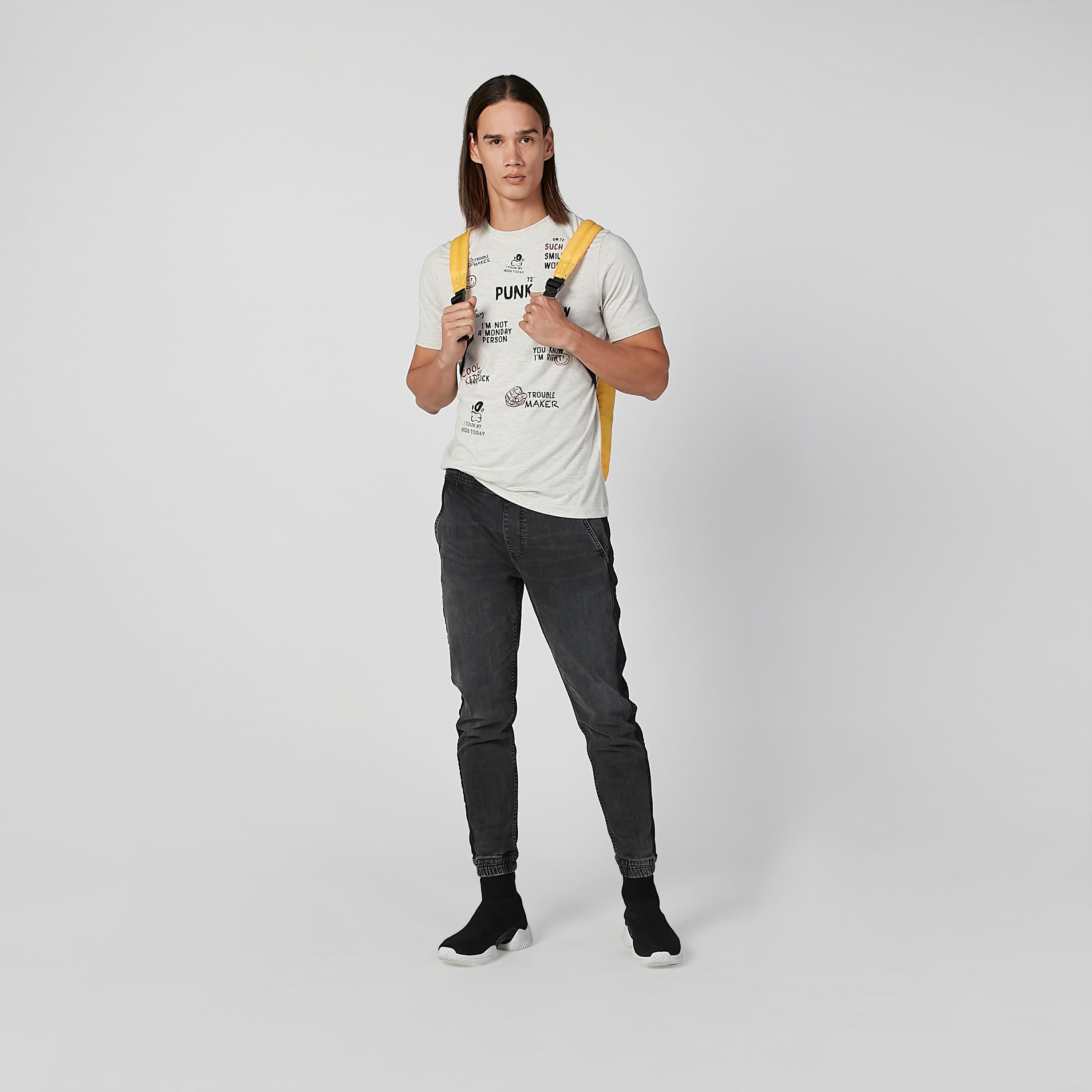 تيشيرت  مستدام سليم بياقة ضيّقة وطبعات سمايلي وورلد-men-clothing-tshirtsandpolos-tshirts-image-2