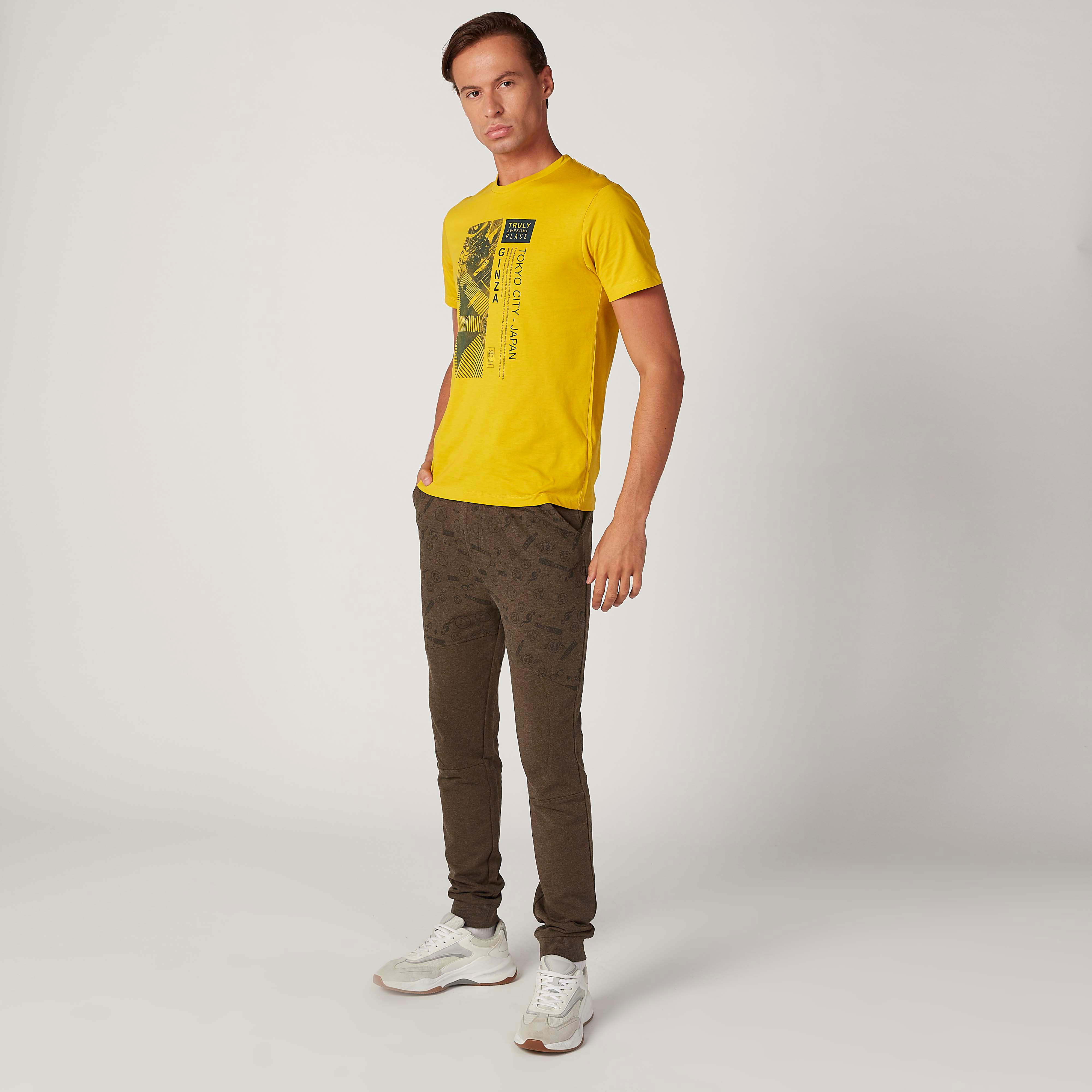 بنطلون رياضي مستدام سليم بخصر متوسط الارتفاع وطبعات سمايلي وورلد -men-clothing-bottoms-joggers-image-1