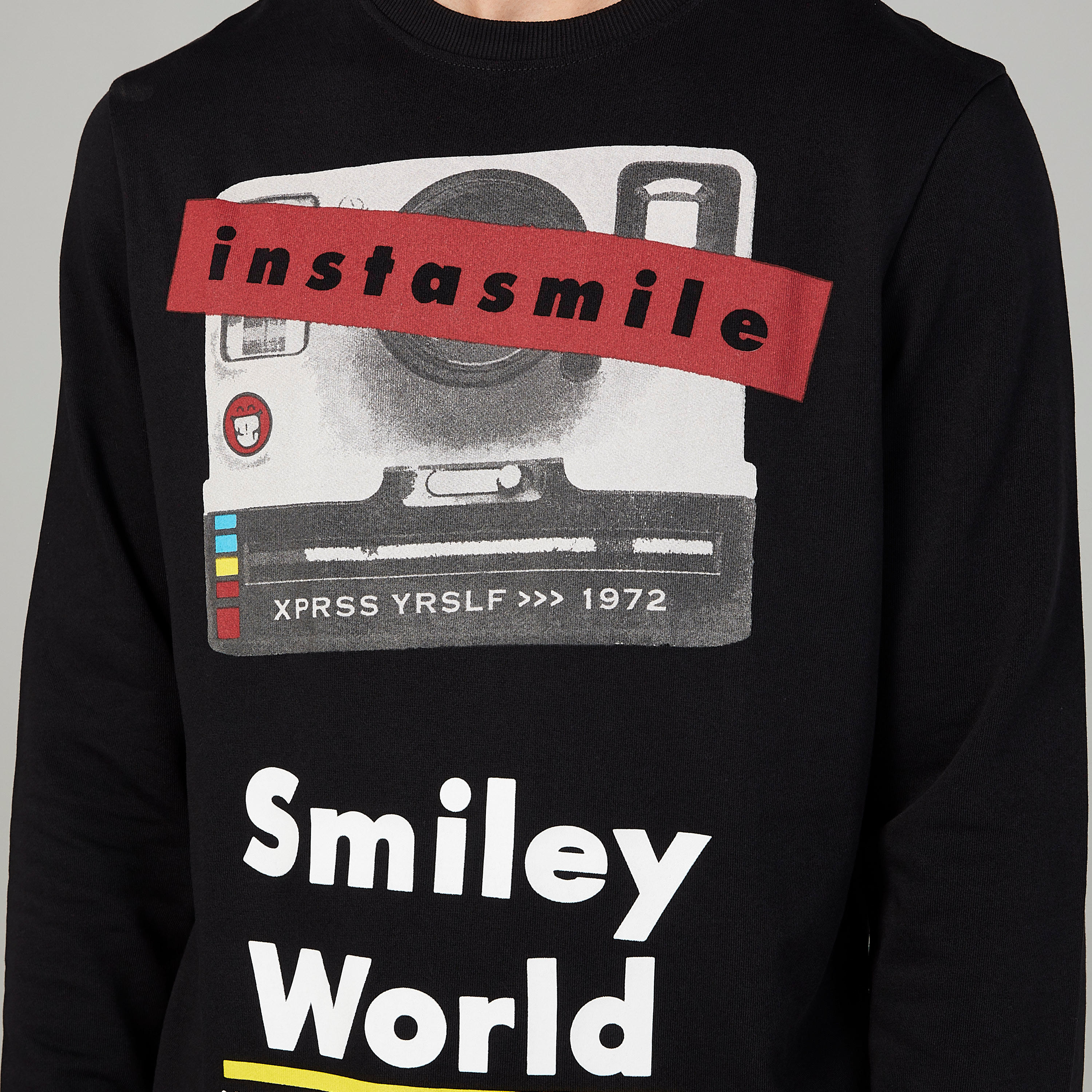Sustainable Smiley World Printed Sweatshirt with Ribbed Hems-men-winterwear-hoodiesandsweatshirts-image-3