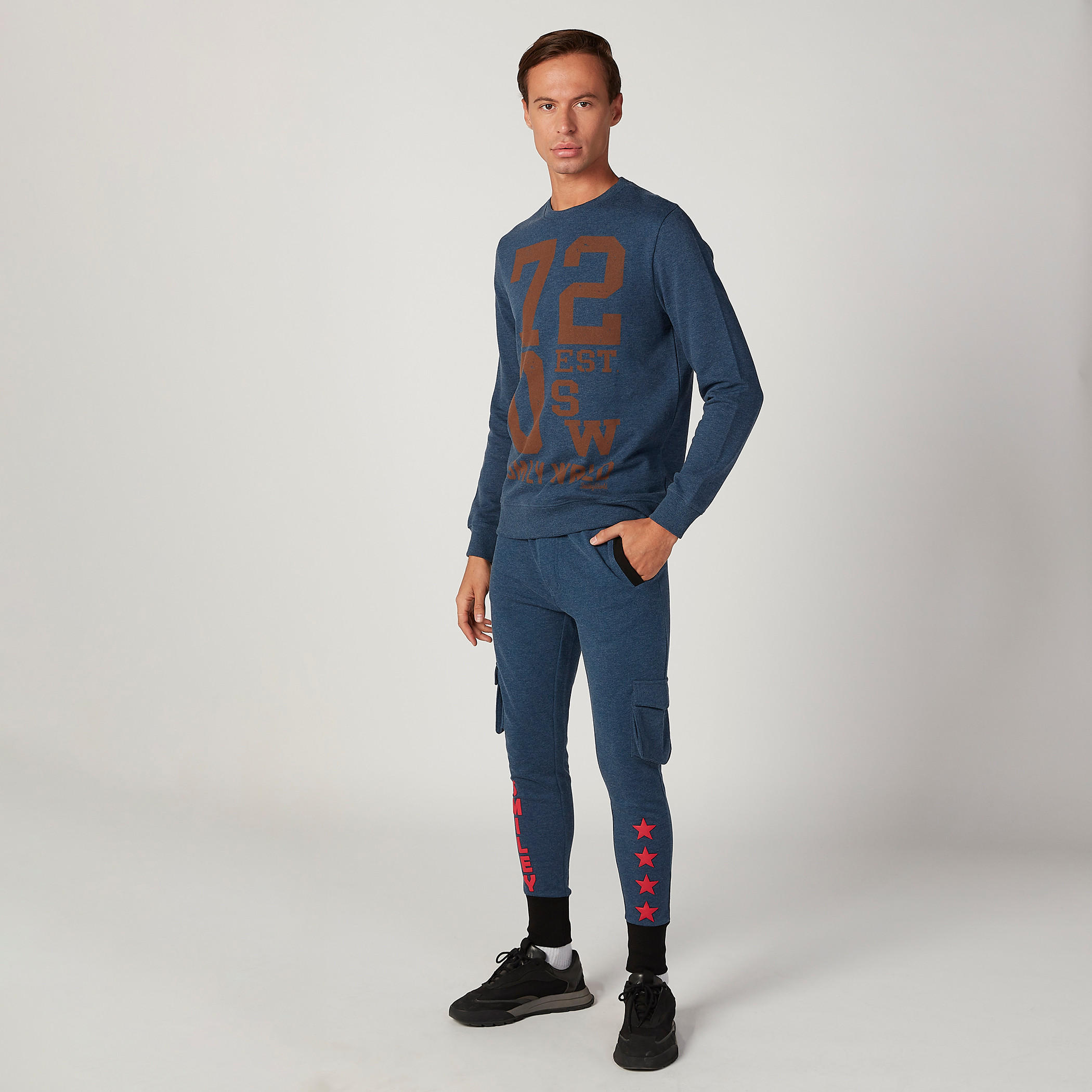 بنطلون رياضي مستدام سليم بخصر منخفض الارتفاع وطبعات سمايلي وورلد-men-clothing-bottoms-joggers-image-2