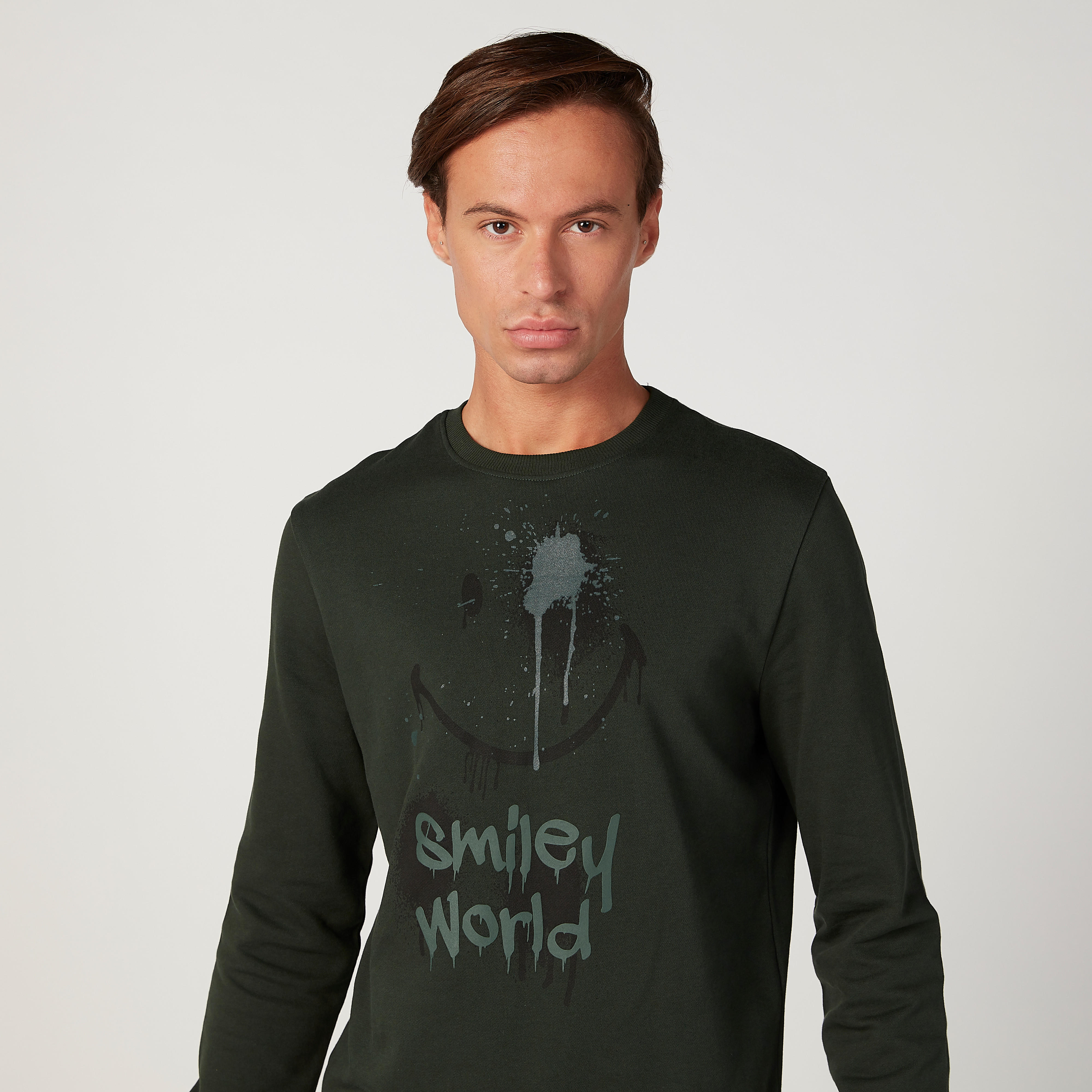 سويت شيرت مستدام بأكمام طويلة وطبعات-men-winterwear-hoodiesandsweatshirts-image-3