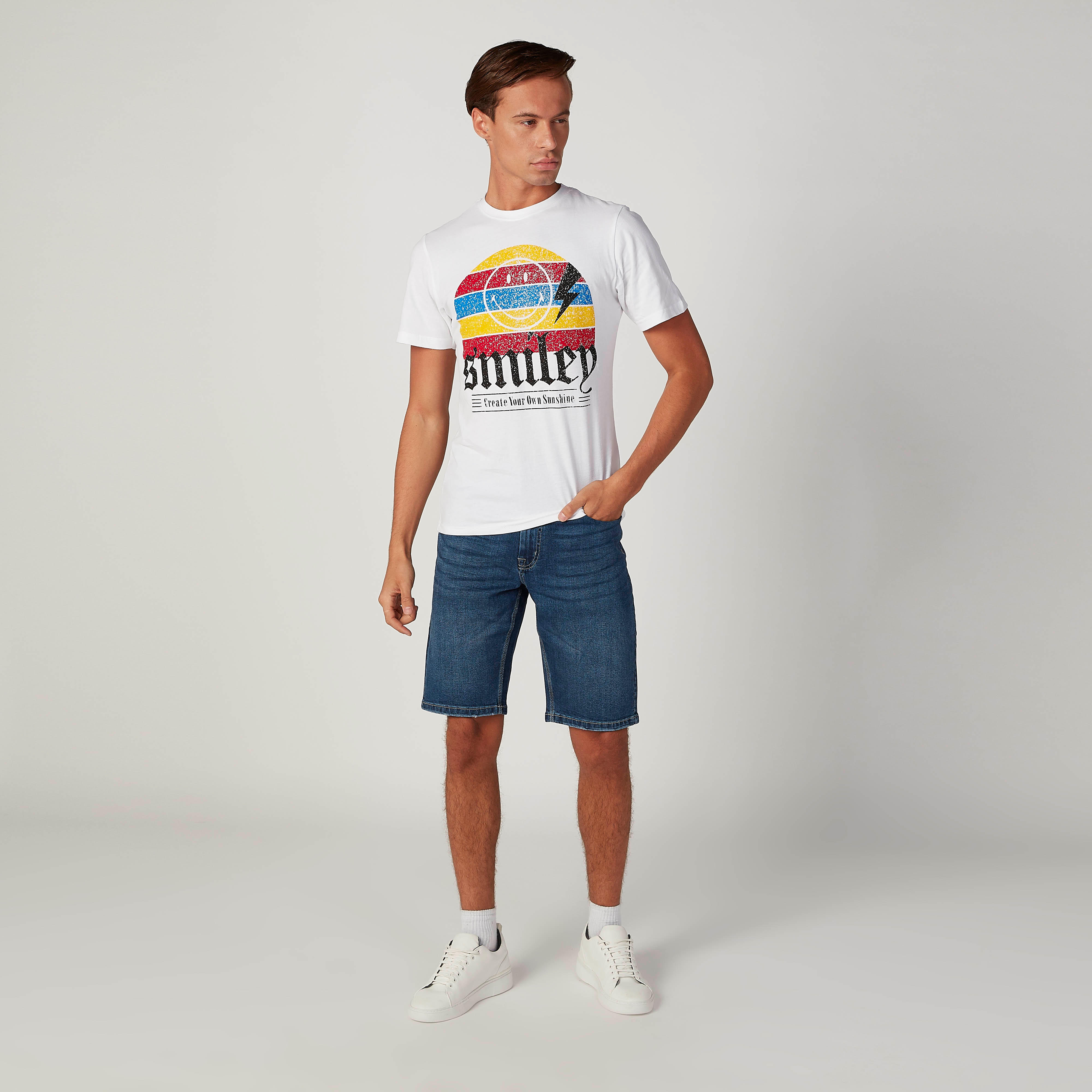 تيشيرت مستدام سليم بياقة ضيّقة وطبعات سمايلي وورلد-men-clothing-tshirtsandpolos-tshirts-image-2