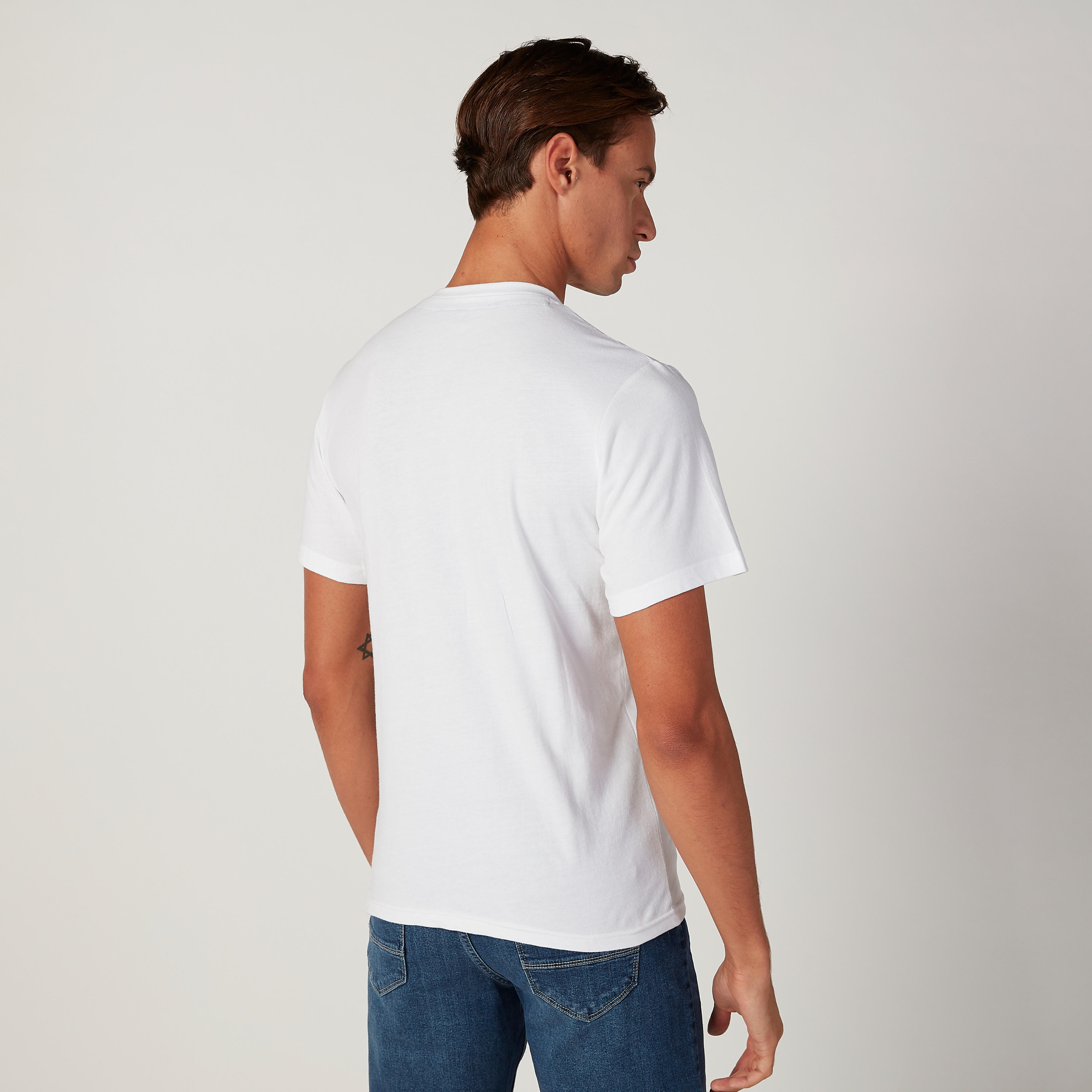 تيشيرت مستدام سليم بياقة ضيّقة وطبعات سمايلي وورلد-men-clothing-tshirtsandpolos-tshirts-image-4