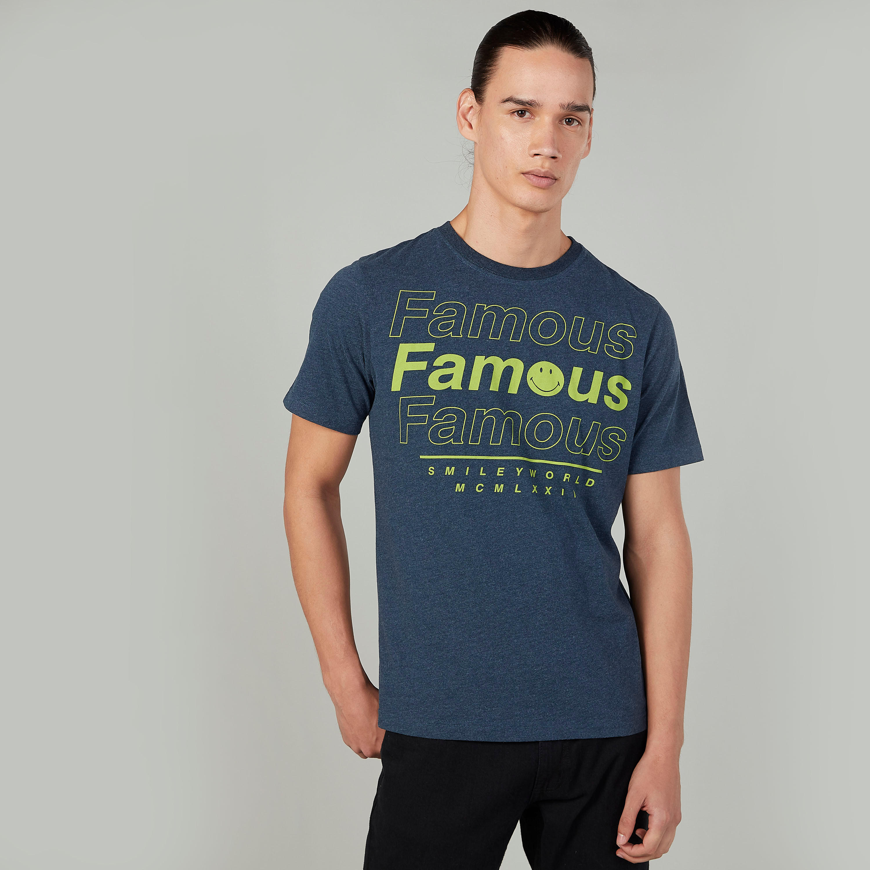 تيشيرت مستدام سليم بياقة ضيّقة وطبعات سمايلي وورلد -men-clothing-tshirtsandpolos-tshirts-image-1