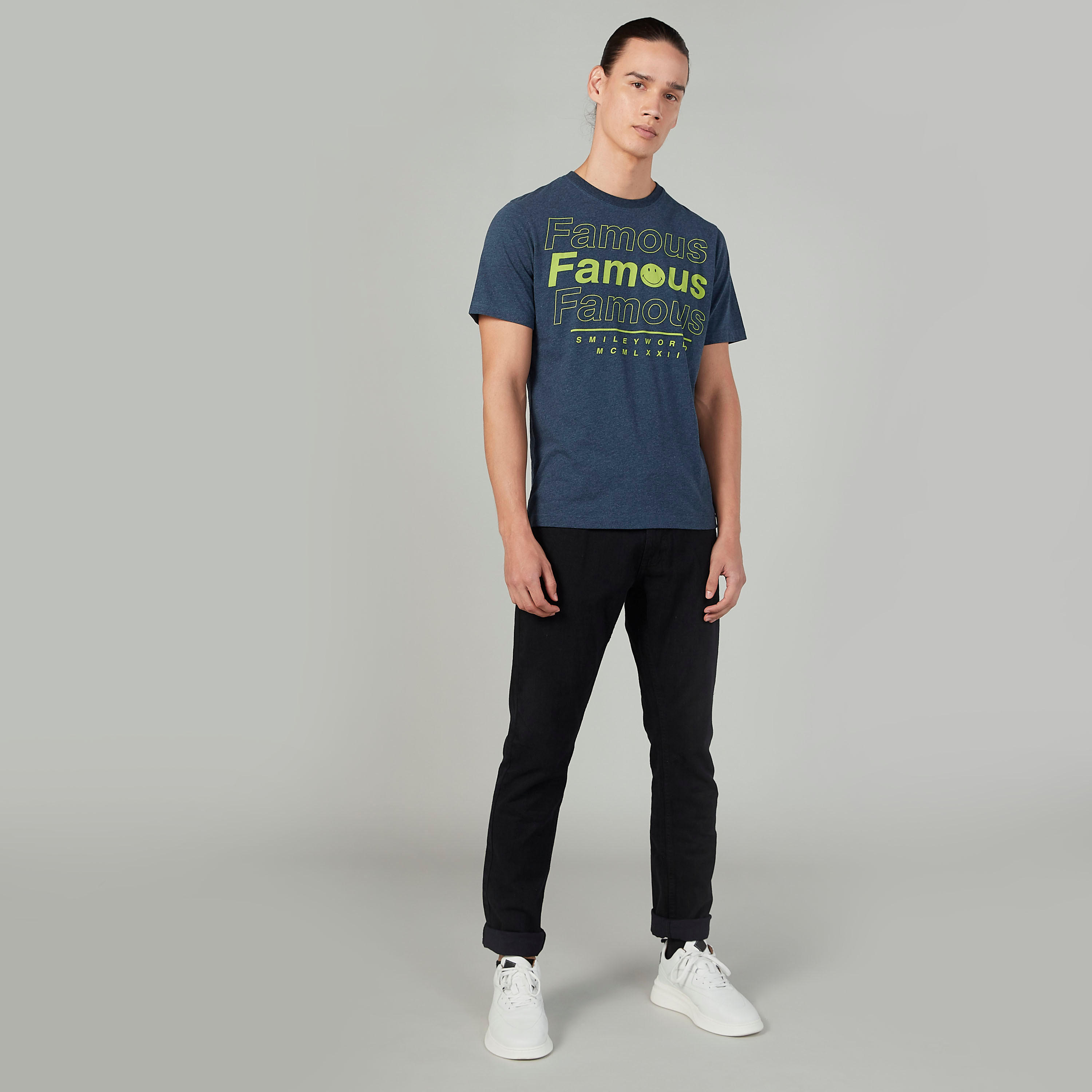 تيشيرت مستدام سليم بياقة ضيّقة وطبعات سمايلي وورلد -men-clothing-tshirtsandpolos-tshirts-image-2