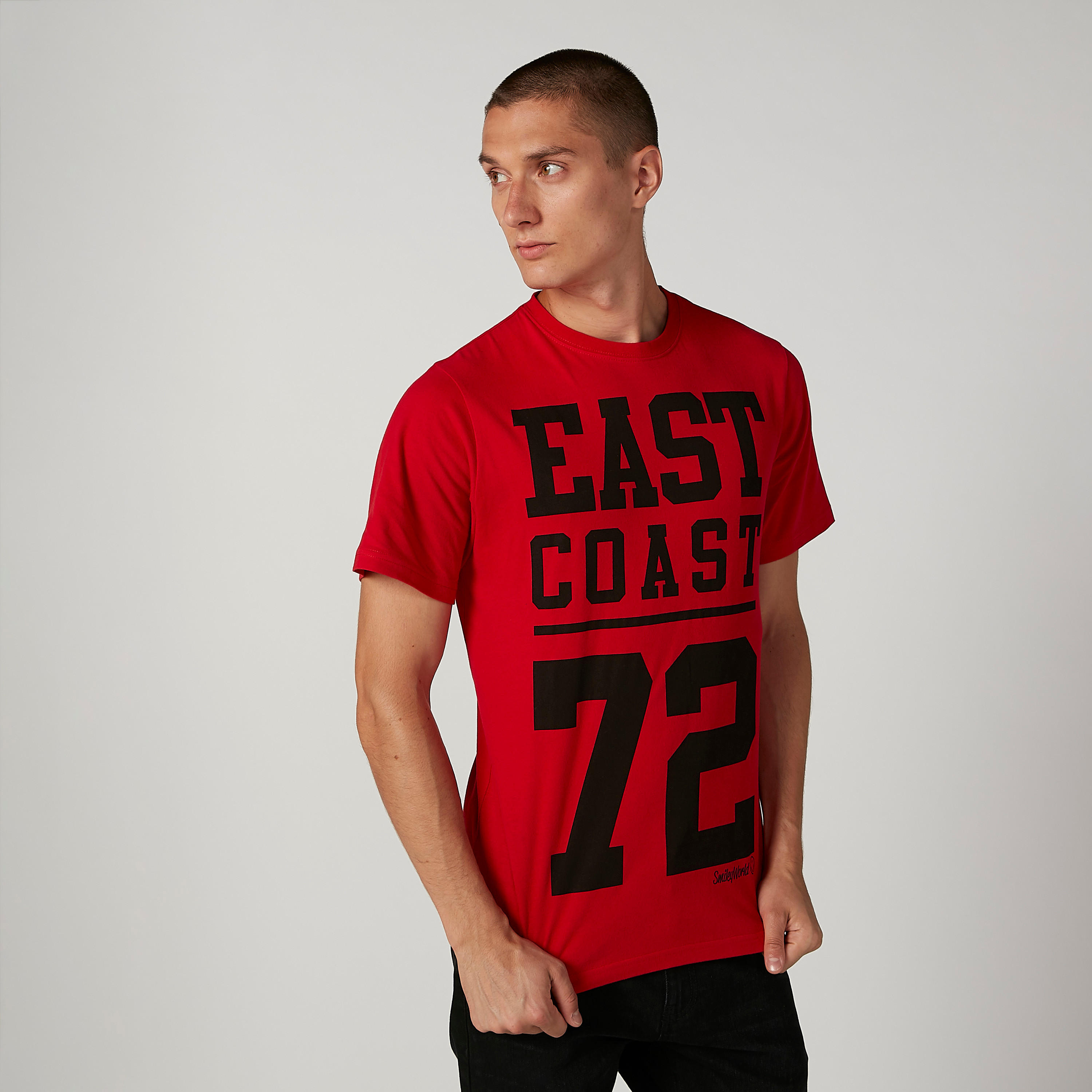 تيشيرت مستدام سليم بياقة ضيّقة وطبعات سمايلي وورلد -men-clothing-tshirtsandpolos-tshirts-image-1