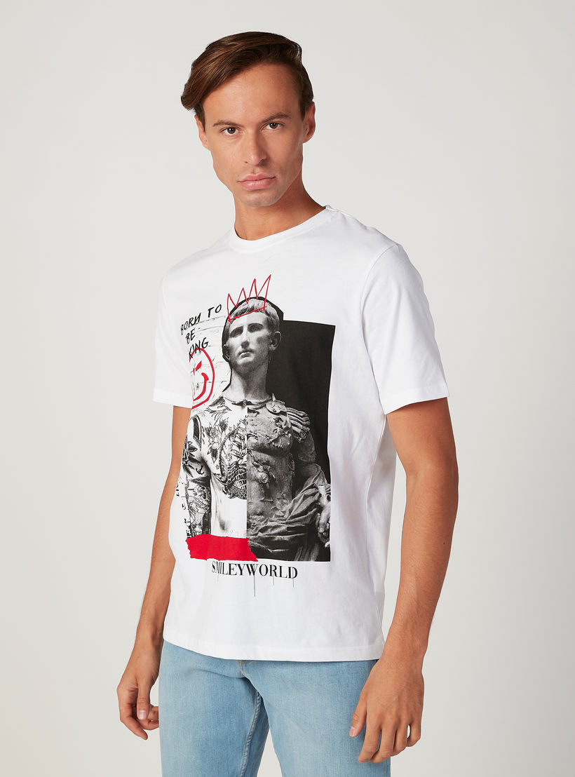 تيشيرت مستدام سليم بياقة ضيّقة وطبعات سمايلي وورلد -men-clothing-tshirtsandpolos-tshirts-image-4