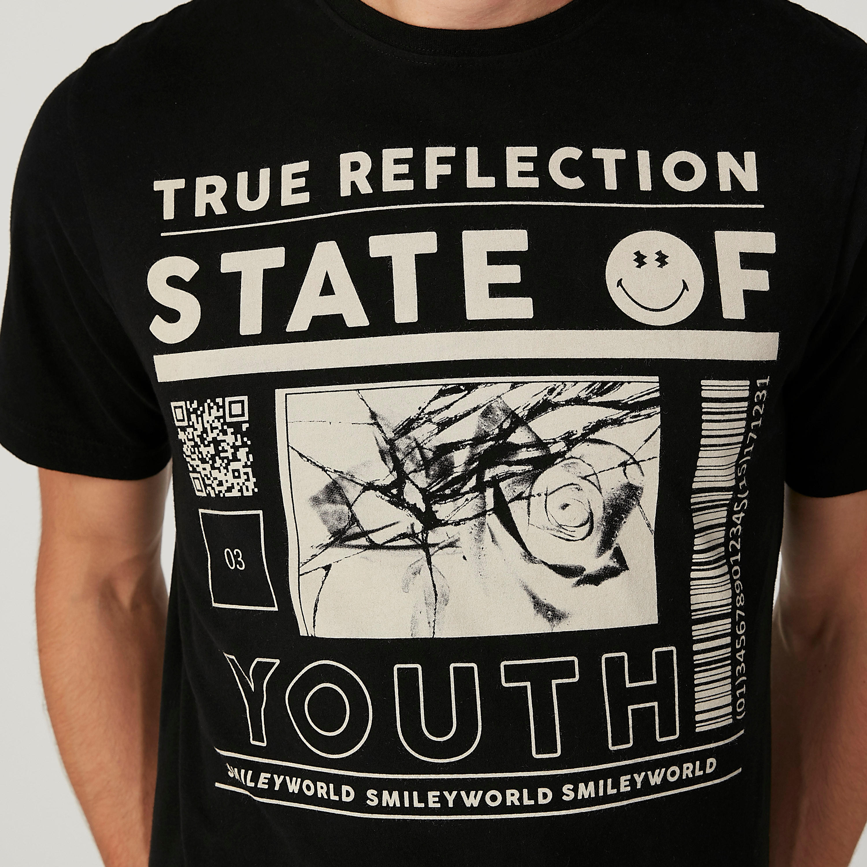 تيشيرت مستدام سليم بياقة ضيّقة وطبعات سمايلي وورلد -men-clothing-tshirtsandpolos-tshirts-image-3
