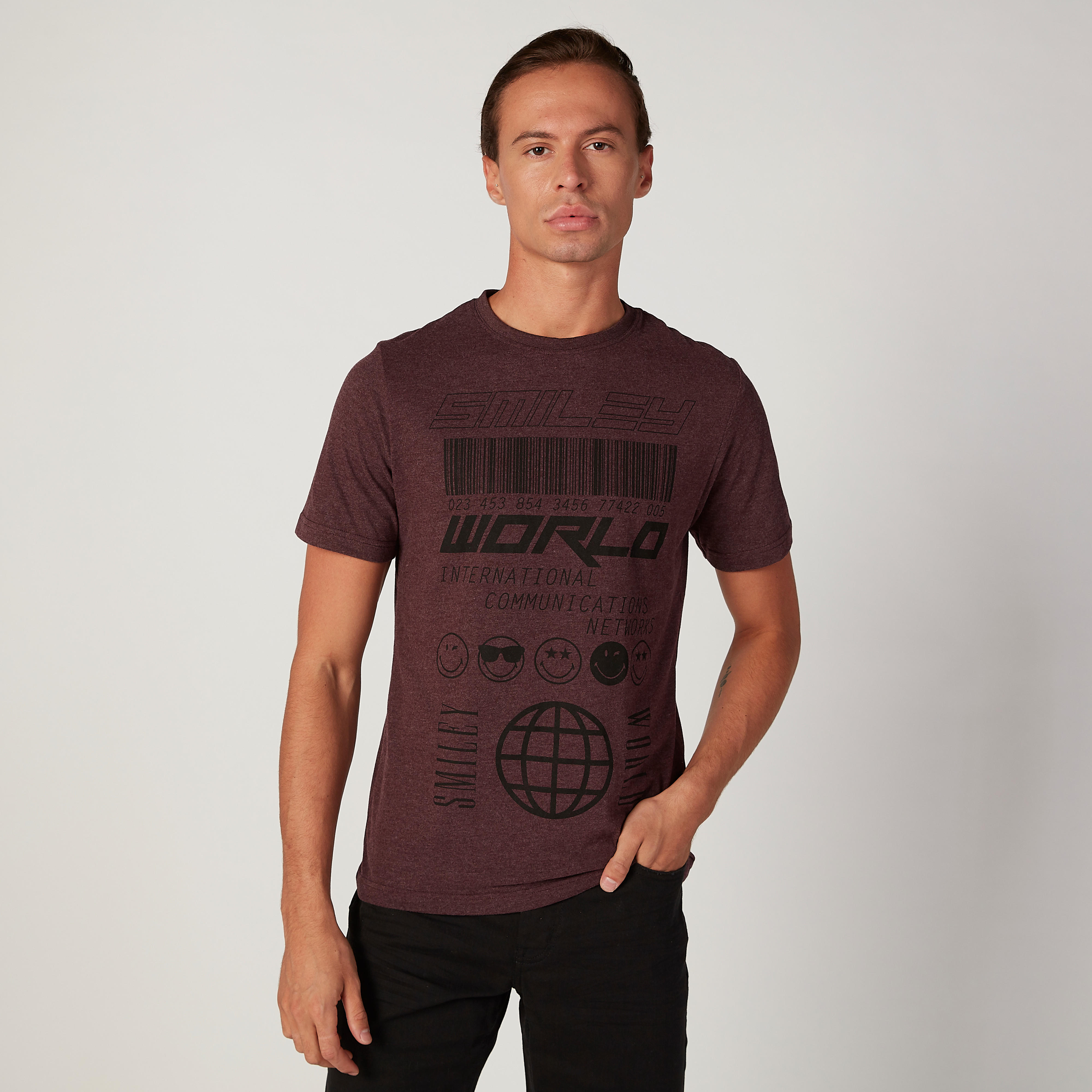 تيشيرت مستدام سليم بياقة ضيّقة وطبعات سمايلي وورلد -men-clothing-tshirtsandpolos-tshirts-image-1