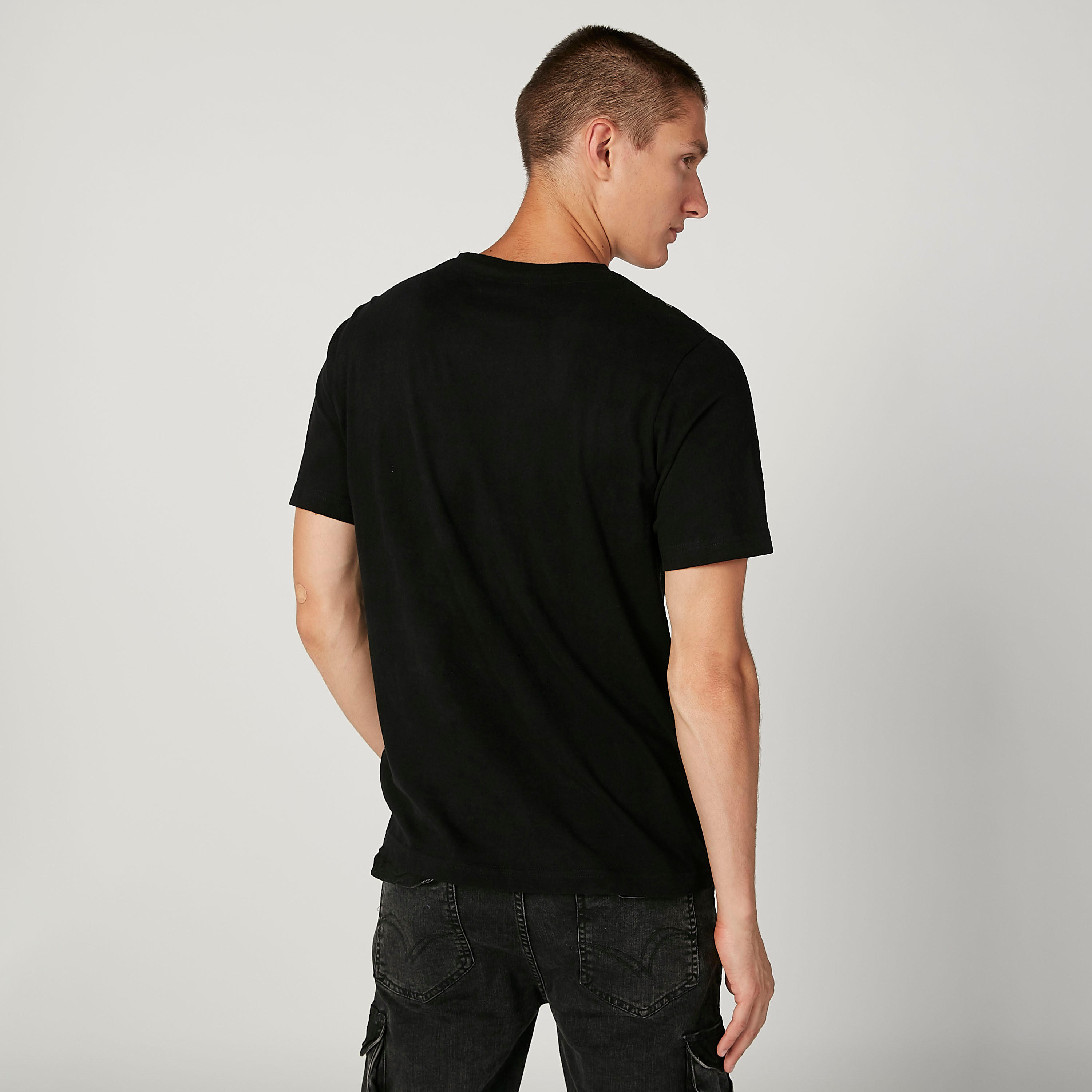 تيشيرت مستدام سليم  بطبعات وياقة مستديرة -men-clothing-tshirtsandpolos-tshirts-image-4