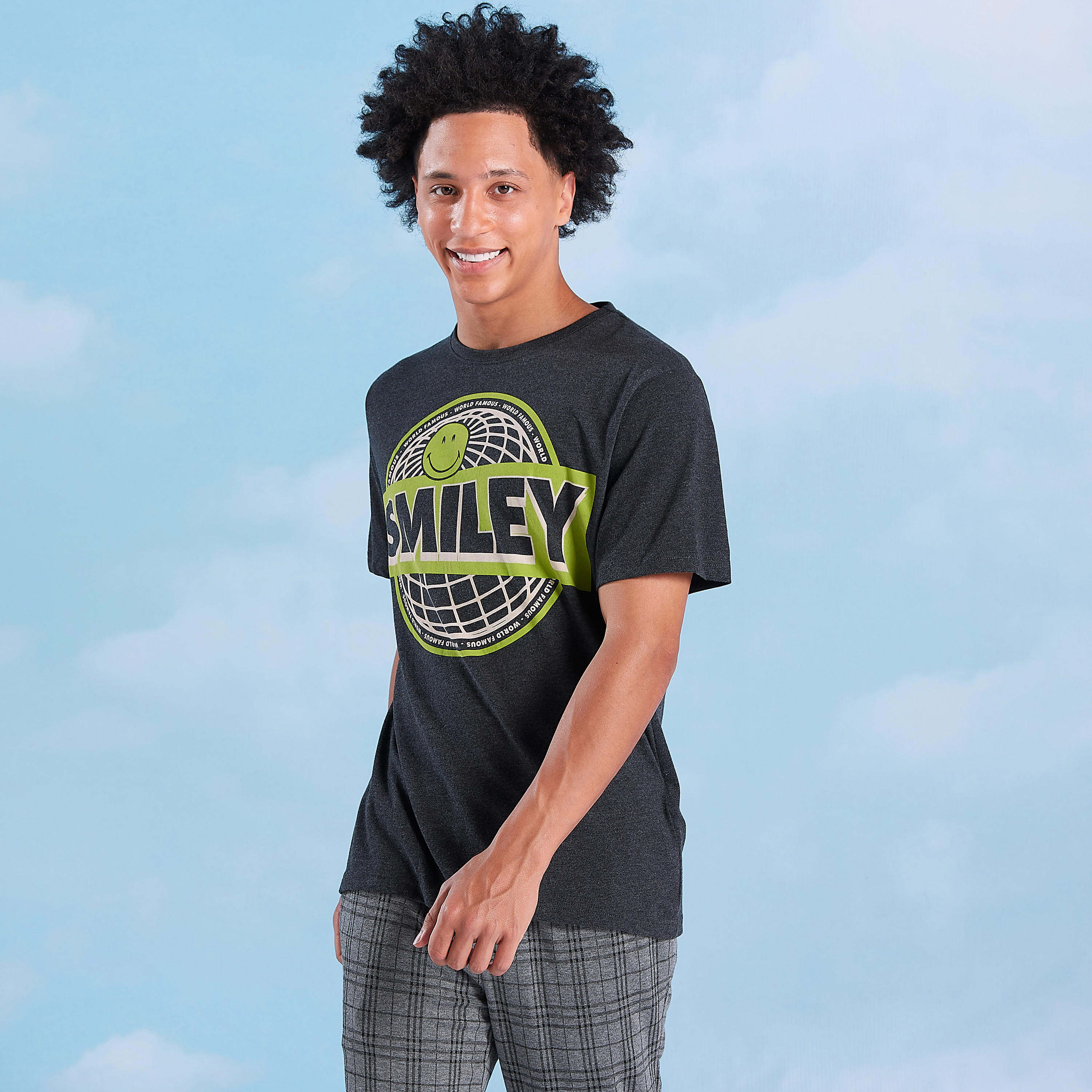 قميص مستدام سادة بقصّة سليم وأكمام قصيرة -men-clothing-tshirtsandpolos-tshirts-image-4