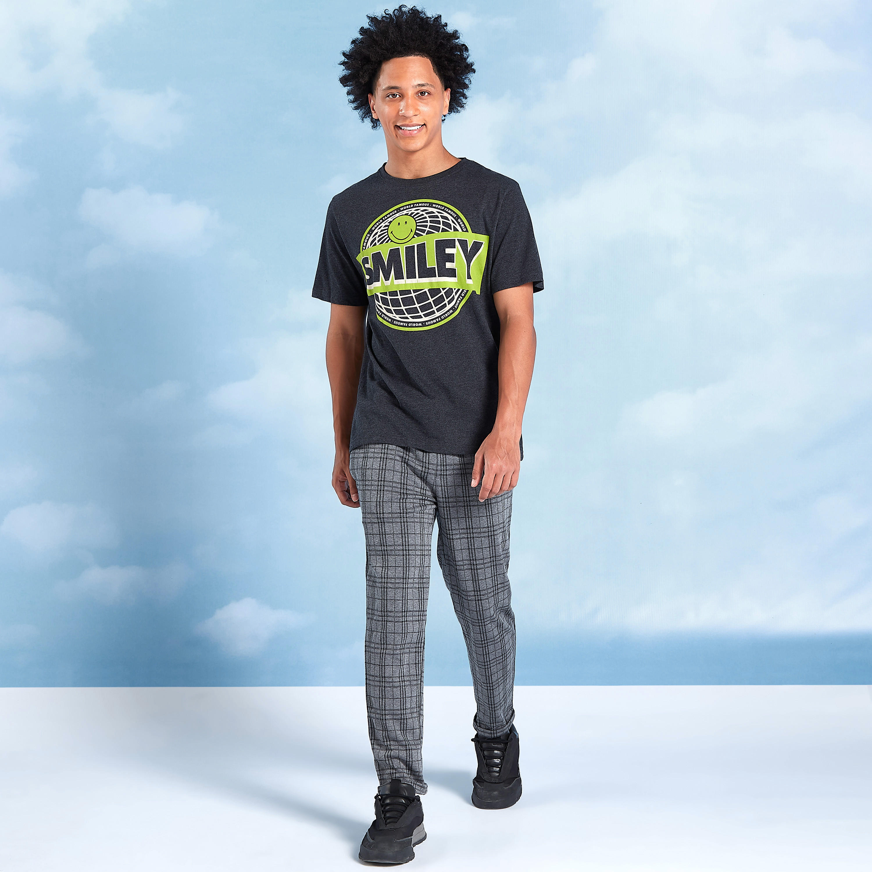 قميص مستدام سادة بقصّة سليم وأكمام قصيرة -men-clothing-tshirtsandpolos-tshirts-image-3