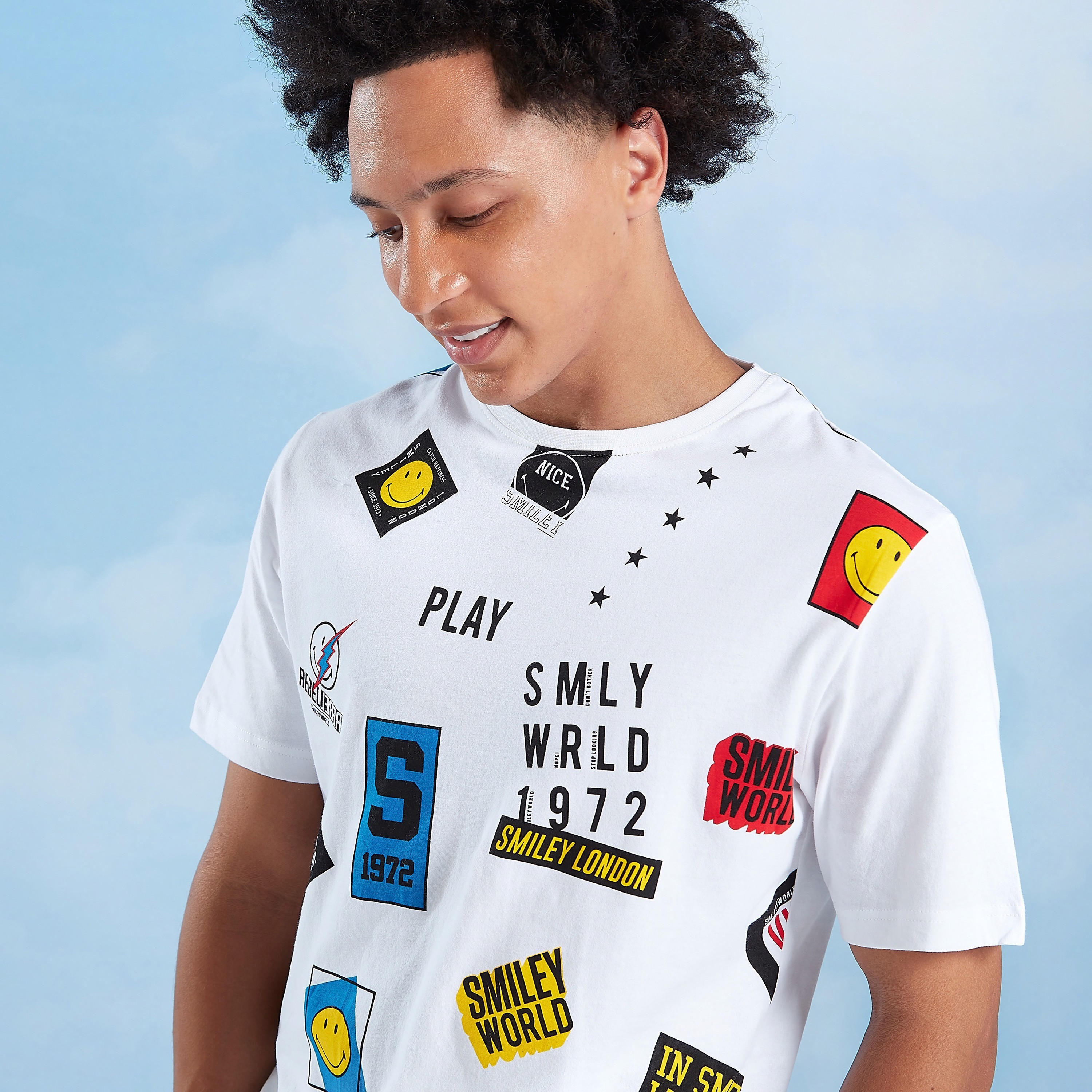 Sustainable Smiley World Slim Fit Printed T-shirt with Crew Neck-men-clothing-tshirtsandpolos-tshirts-image-1
