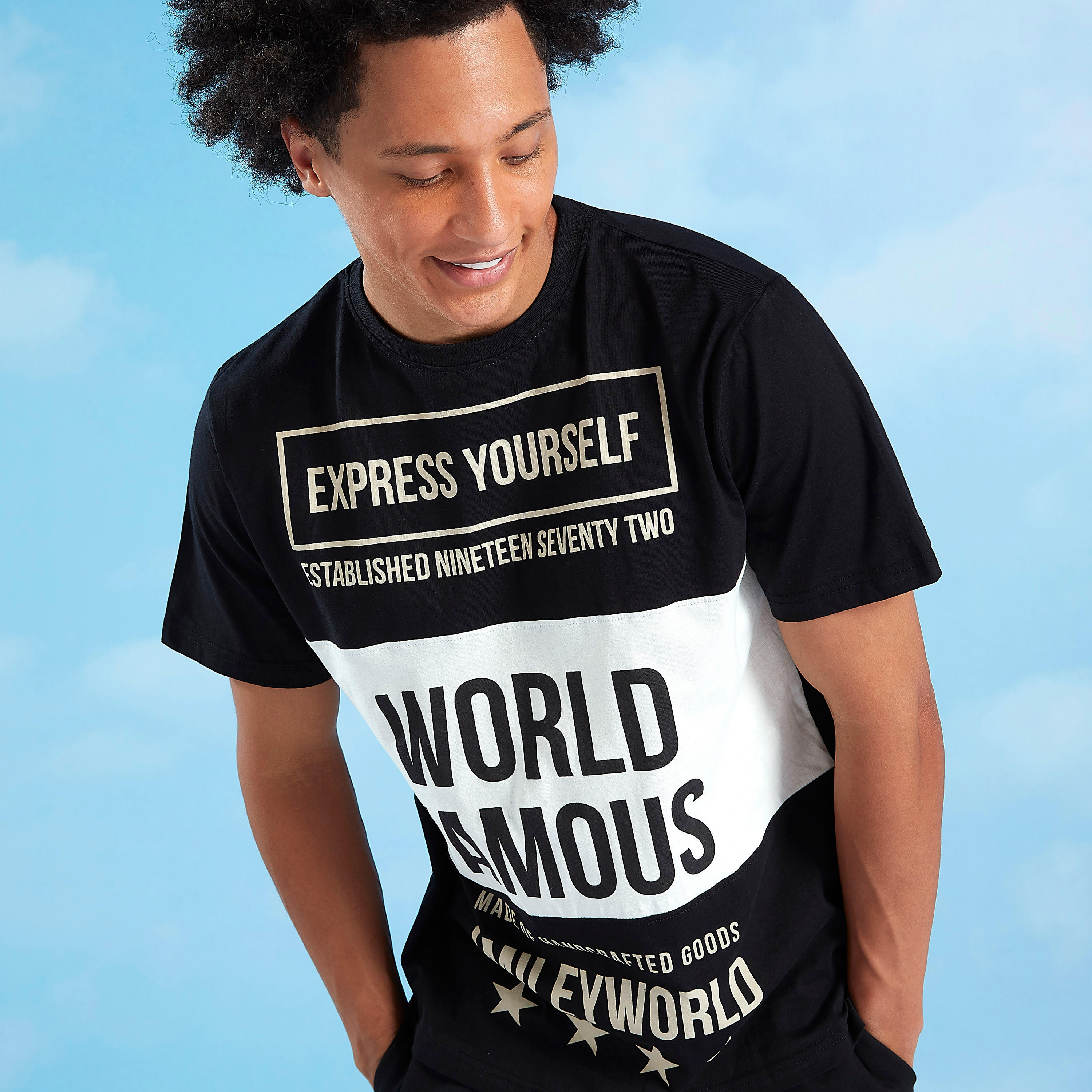 تيشيرت مستدام سليم بياقة ضيّقة وطبعات سمايلي وورلد-men-clothing-tshirtsandpolos-tshirts-image-3
