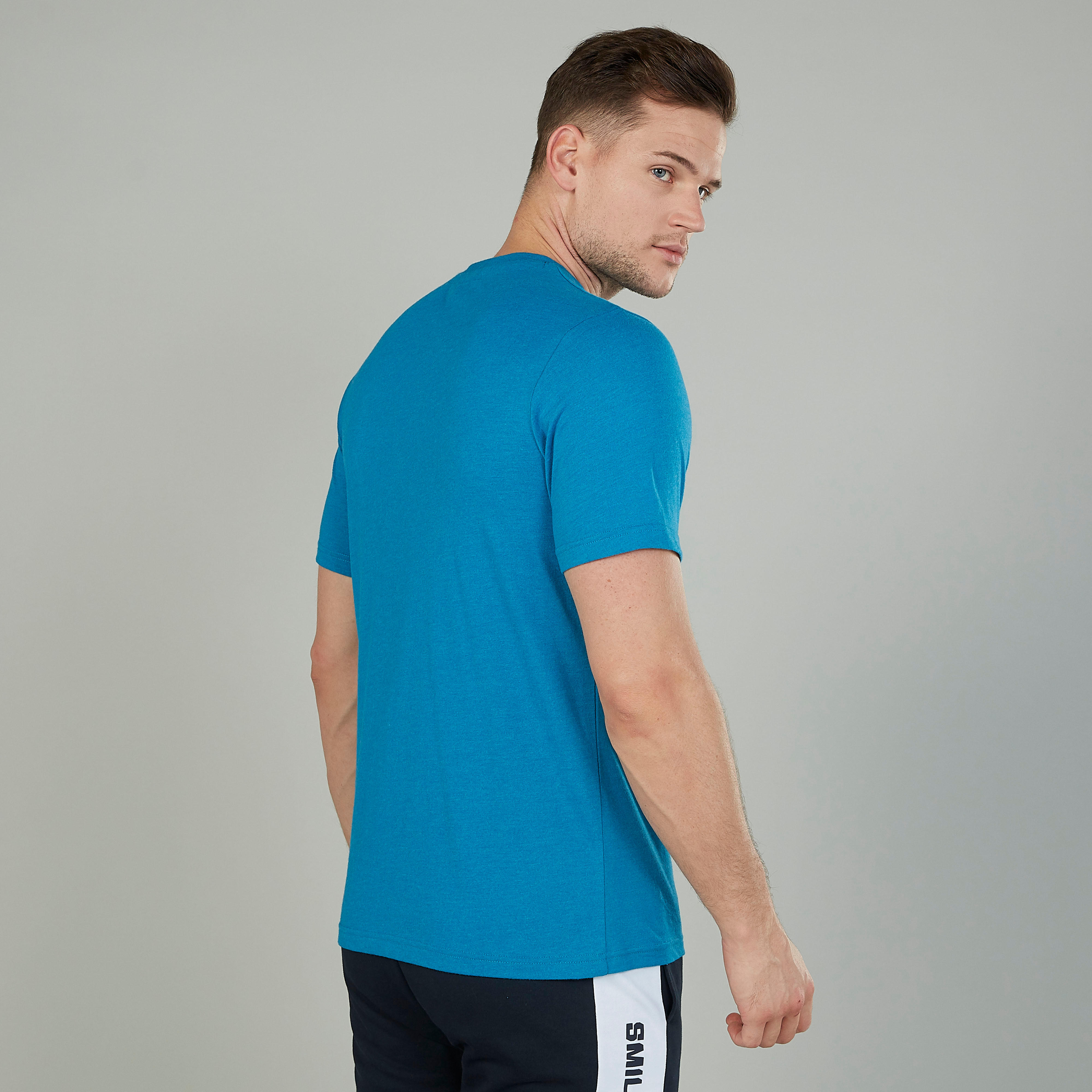 تيشيرت بياقة ضيّقة وأكمام قصيرة وطبعات سمايلي وورلد-men-clothing-tshirtsandpolos-tshirts-image-4