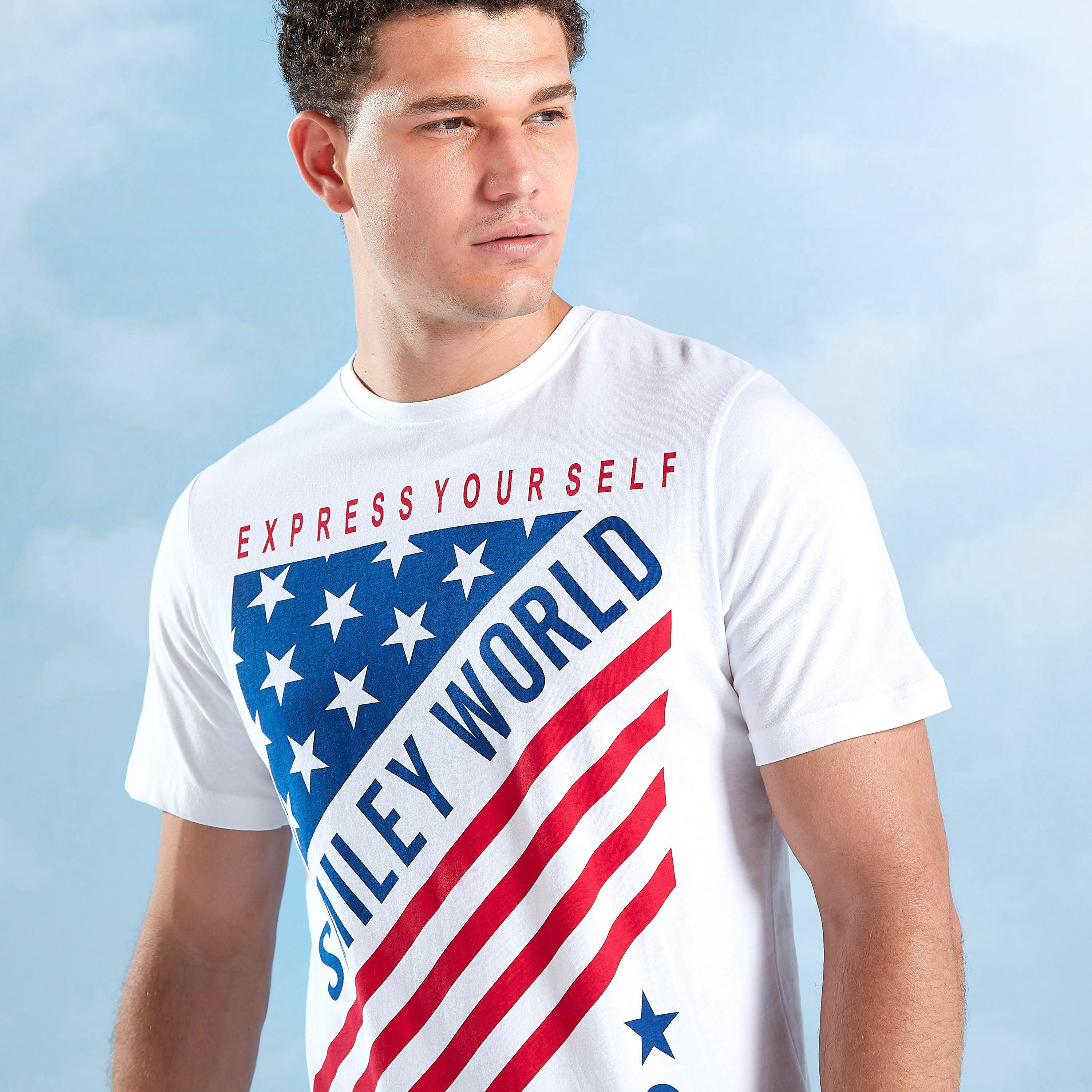 تيشيرت بياقة مستديرة وأكمام قصيرة وطبعات سمايلي وورلد-men-clothing-tshirtsandpolos-tshirts-image-3